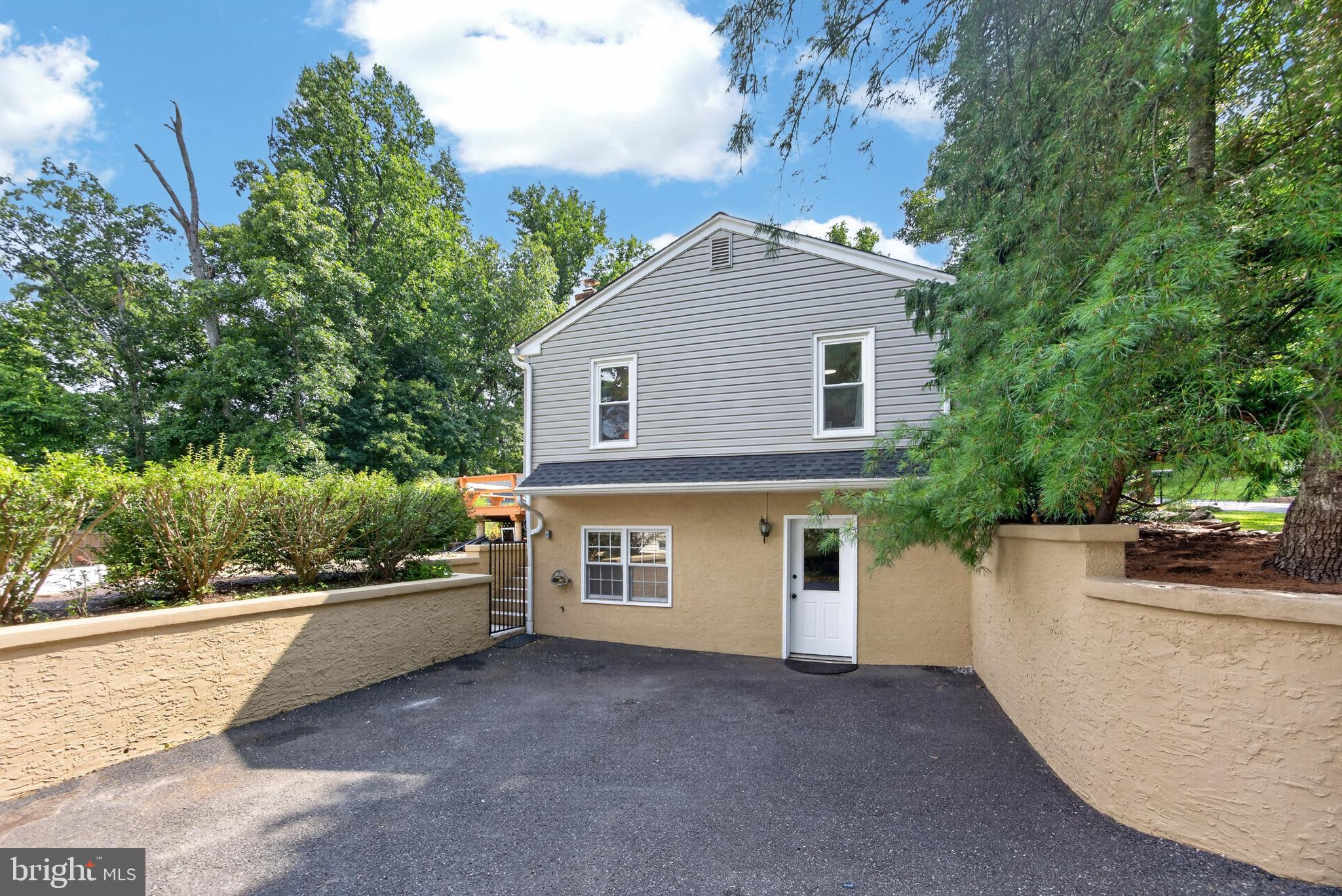 SPRING MOUNT - Residential