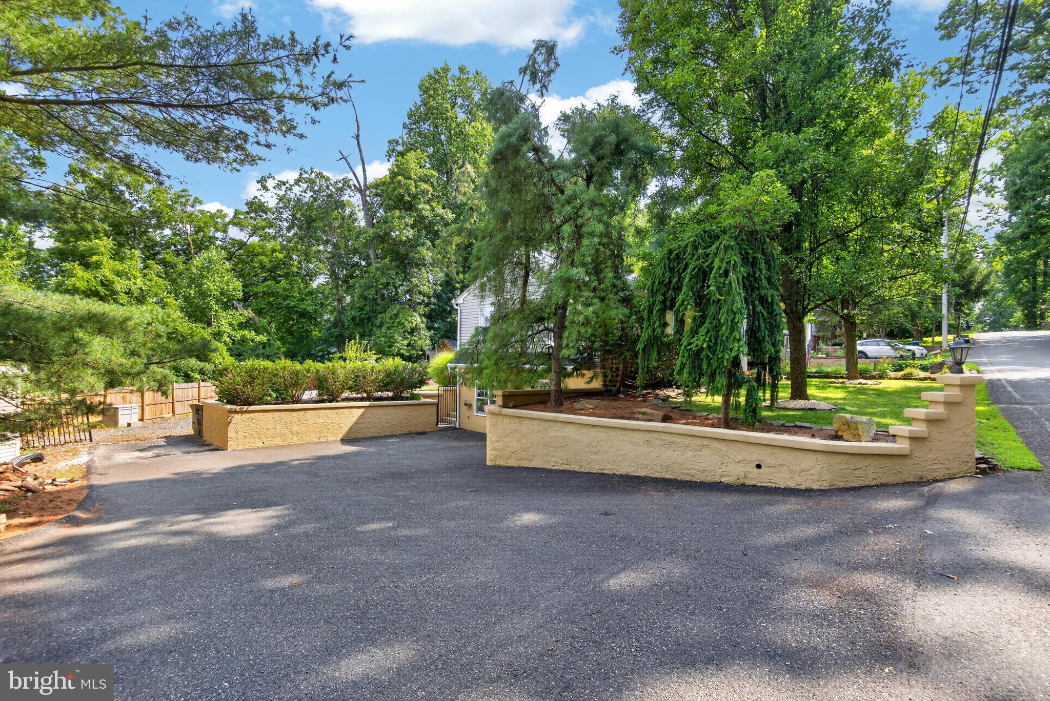 SPRING MOUNT - Residential