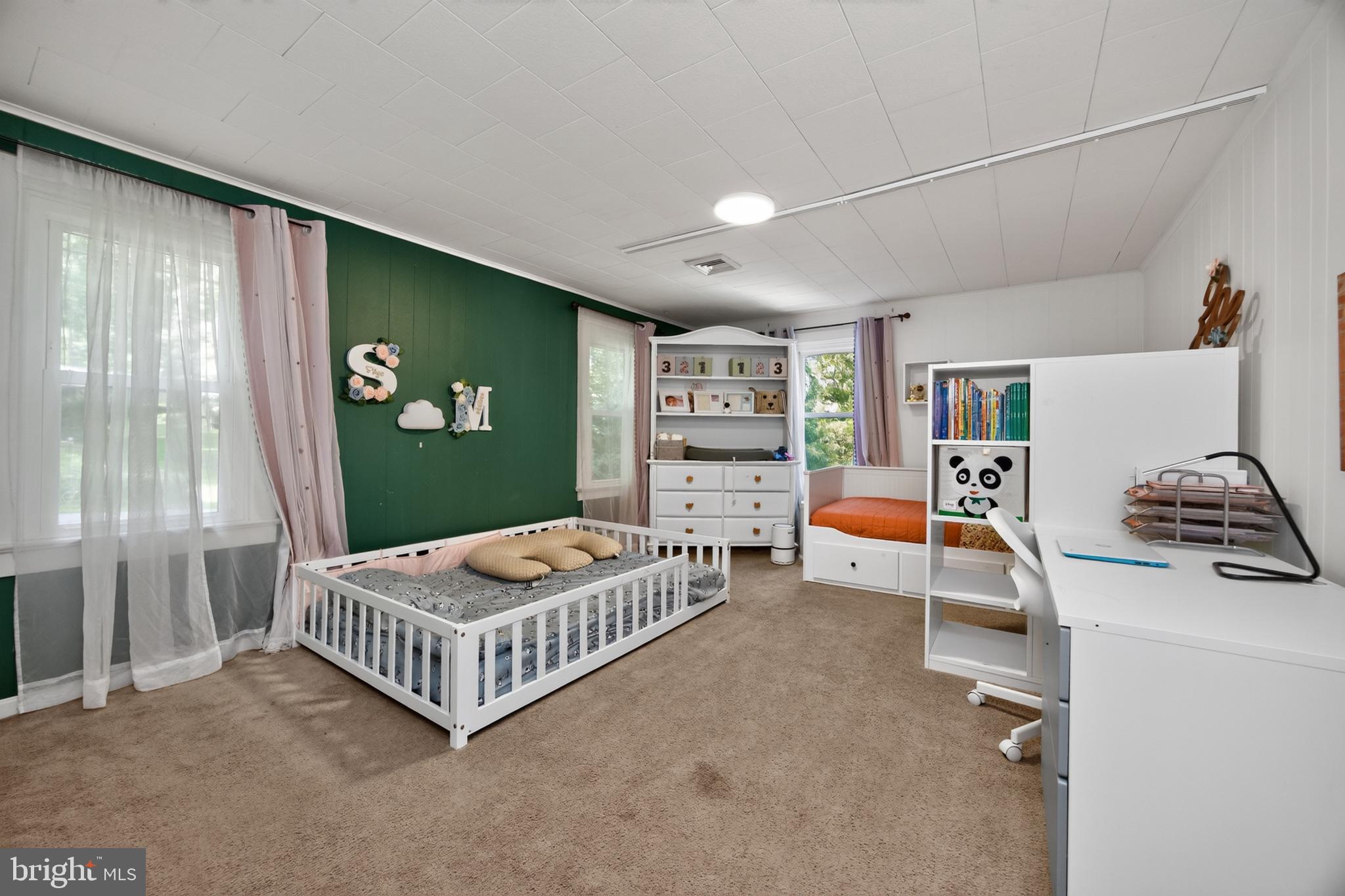 SPRING MOUNT - Residential