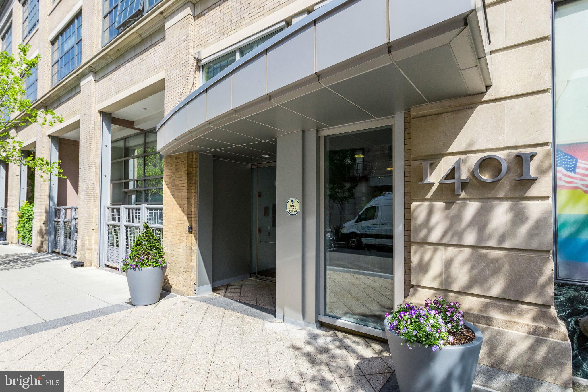 LOGAN CIRCLE - Residential