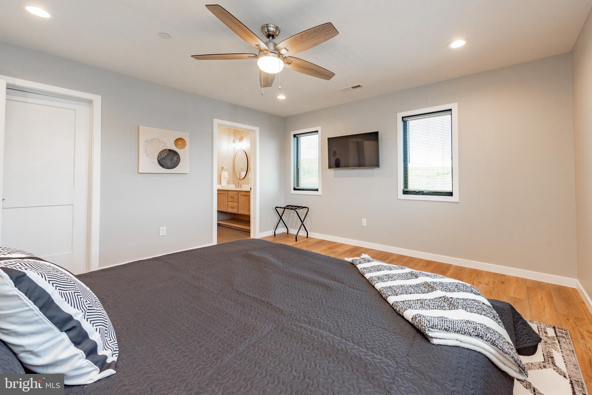 MISTY MEADOWS WTFRNT GRN - Residential
