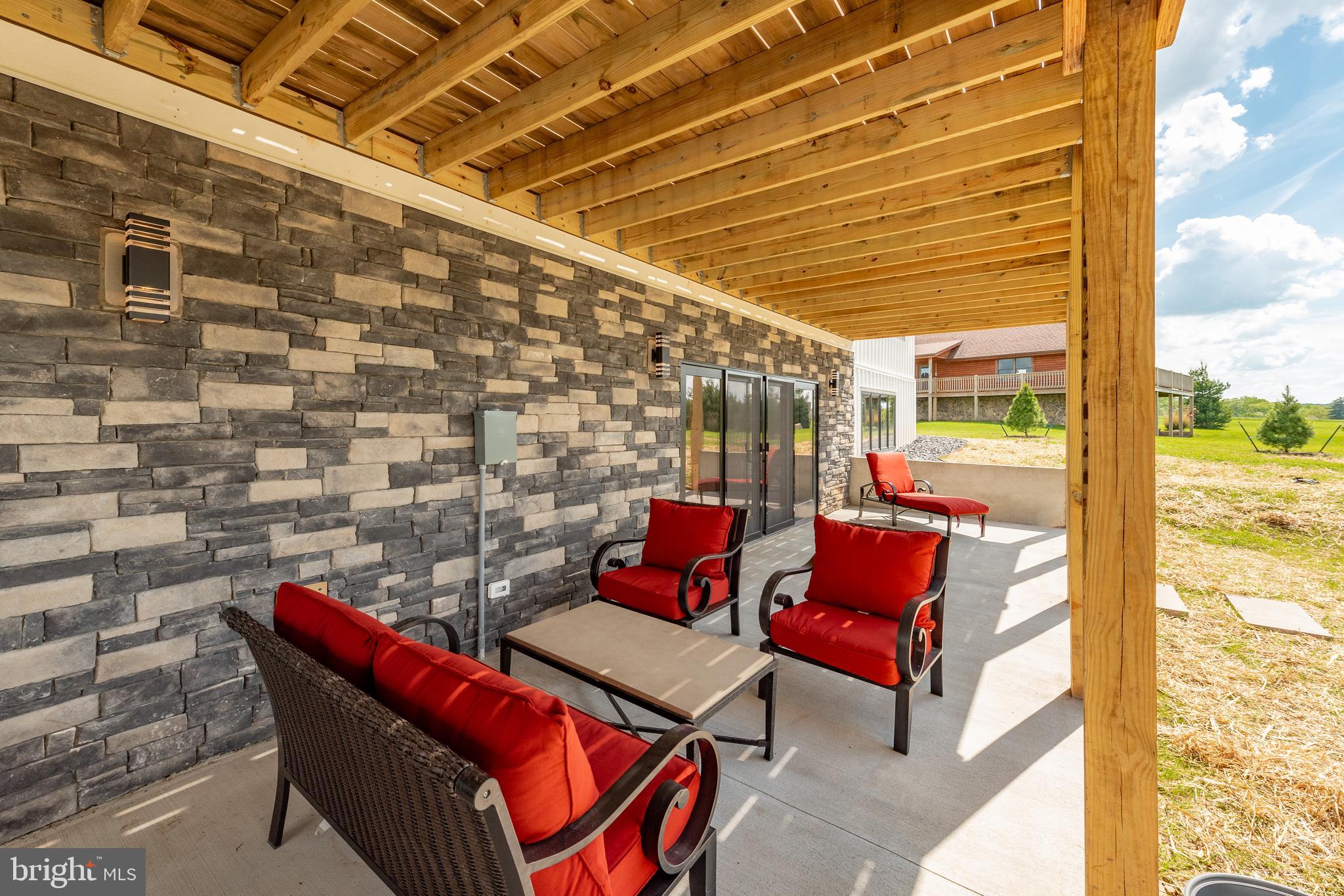 MISTY MEADOWS WTFRNT GRN - Residential