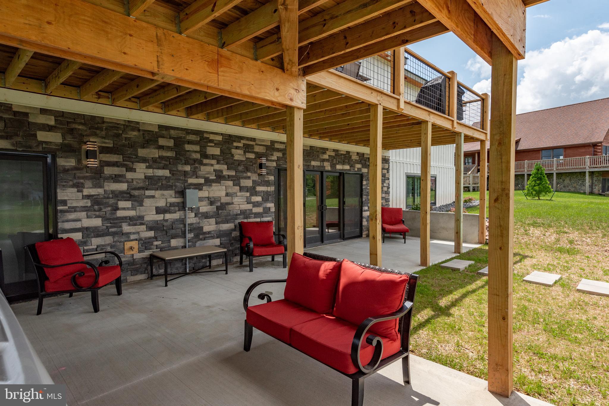 MISTY MEADOWS WTFRNT GRN - Residential