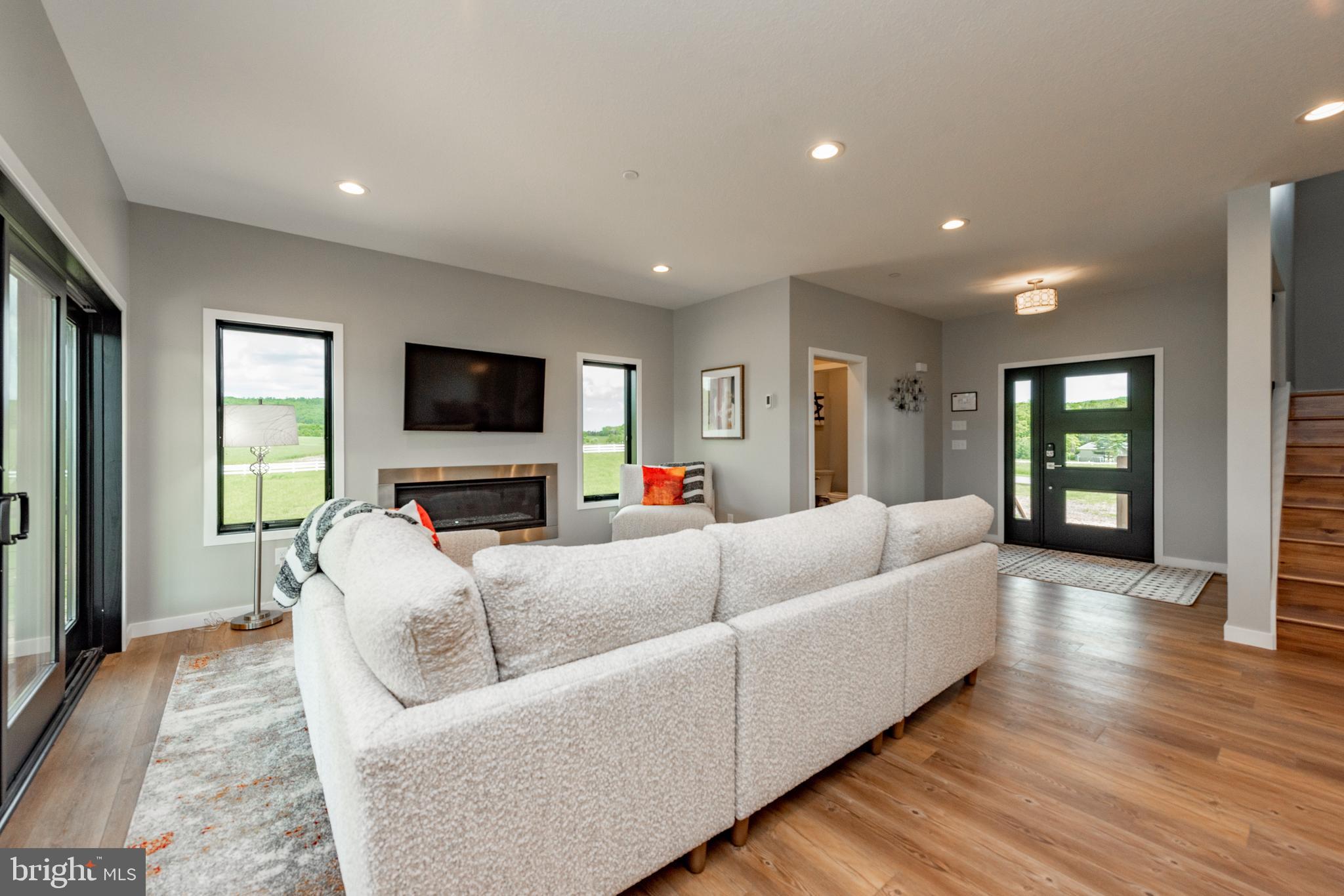 MISTY MEADOWS WTFRNT GRN - Residential