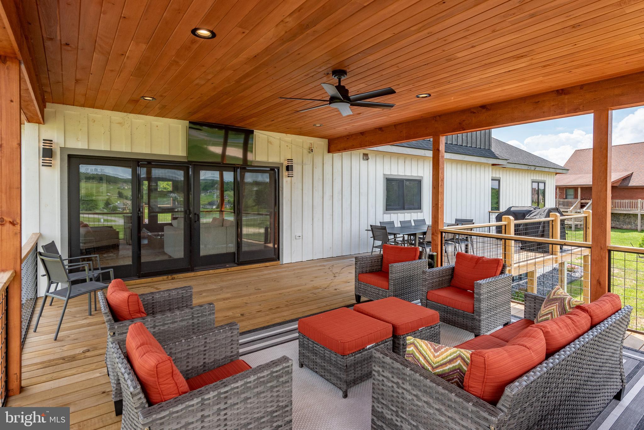 MISTY MEADOWS WTFRNT GRN - Residential