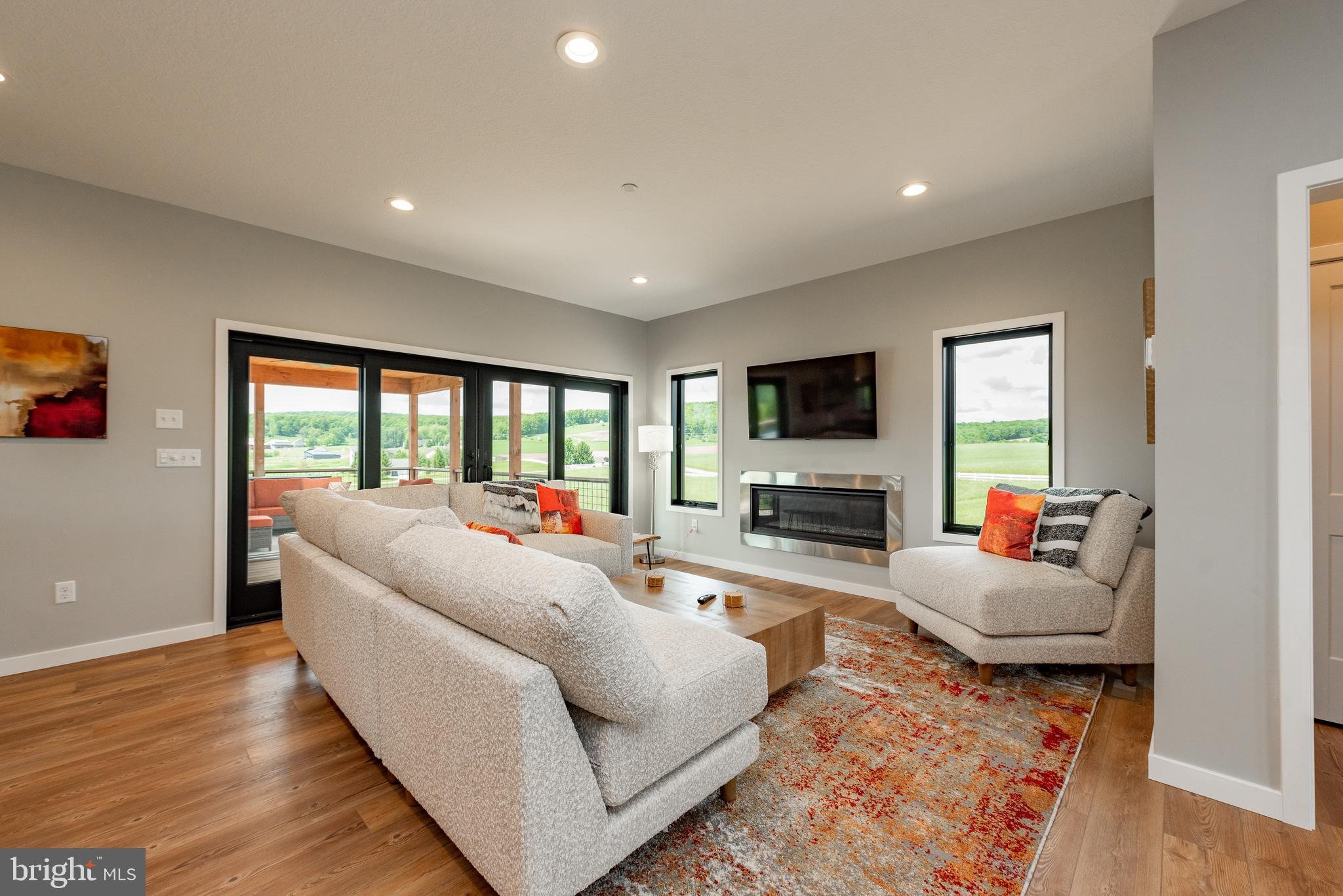 MISTY MEADOWS WTFRNT GRN - Residential