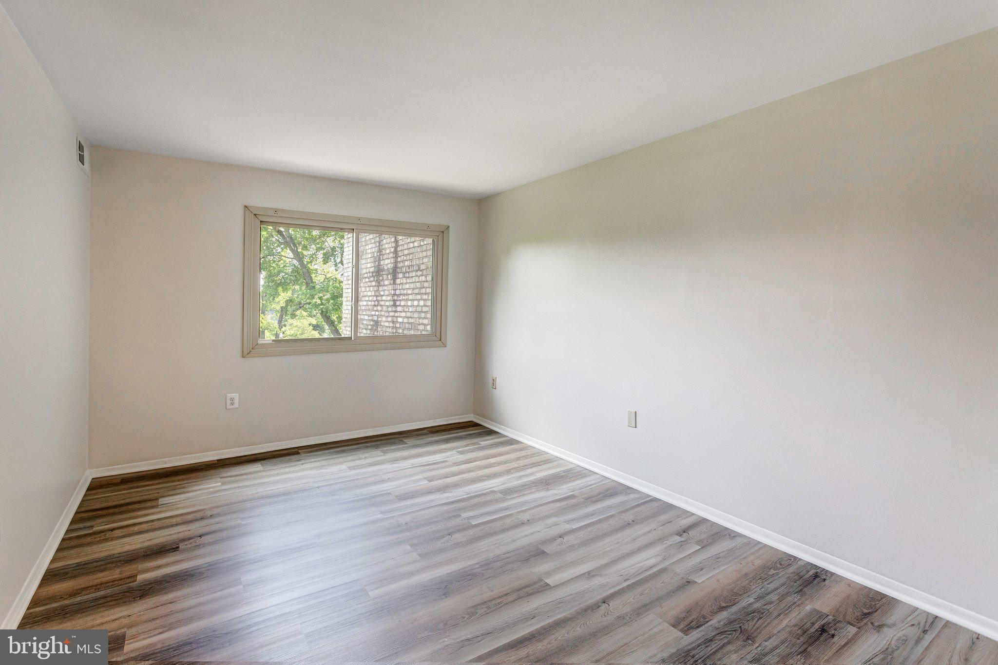 OCCOQUAN RIDGE CONDO - Residential