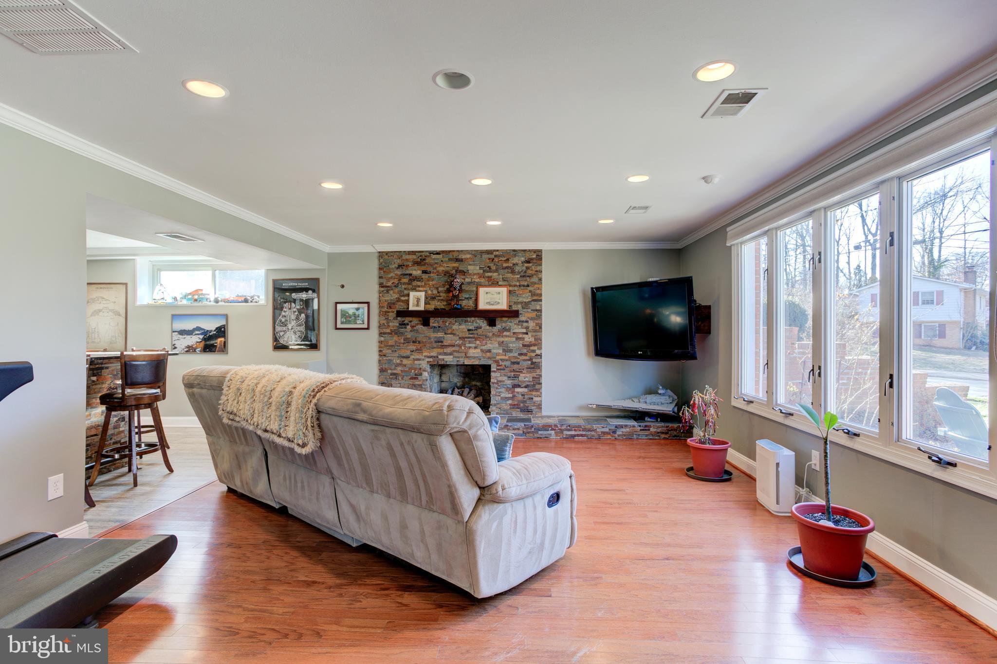 ANNANDALE WOODS - Residential