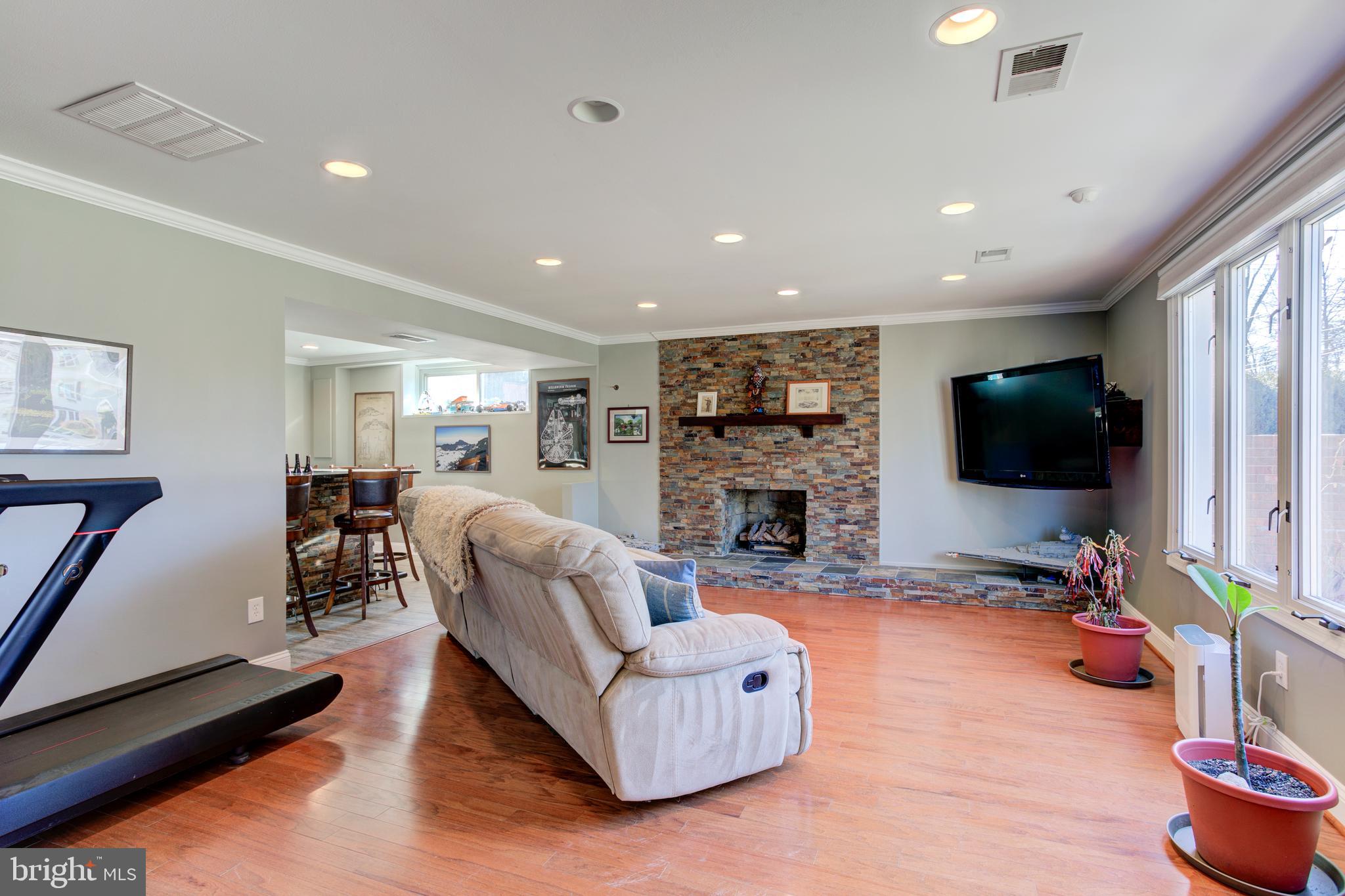 ANNANDALE WOODS - Residential