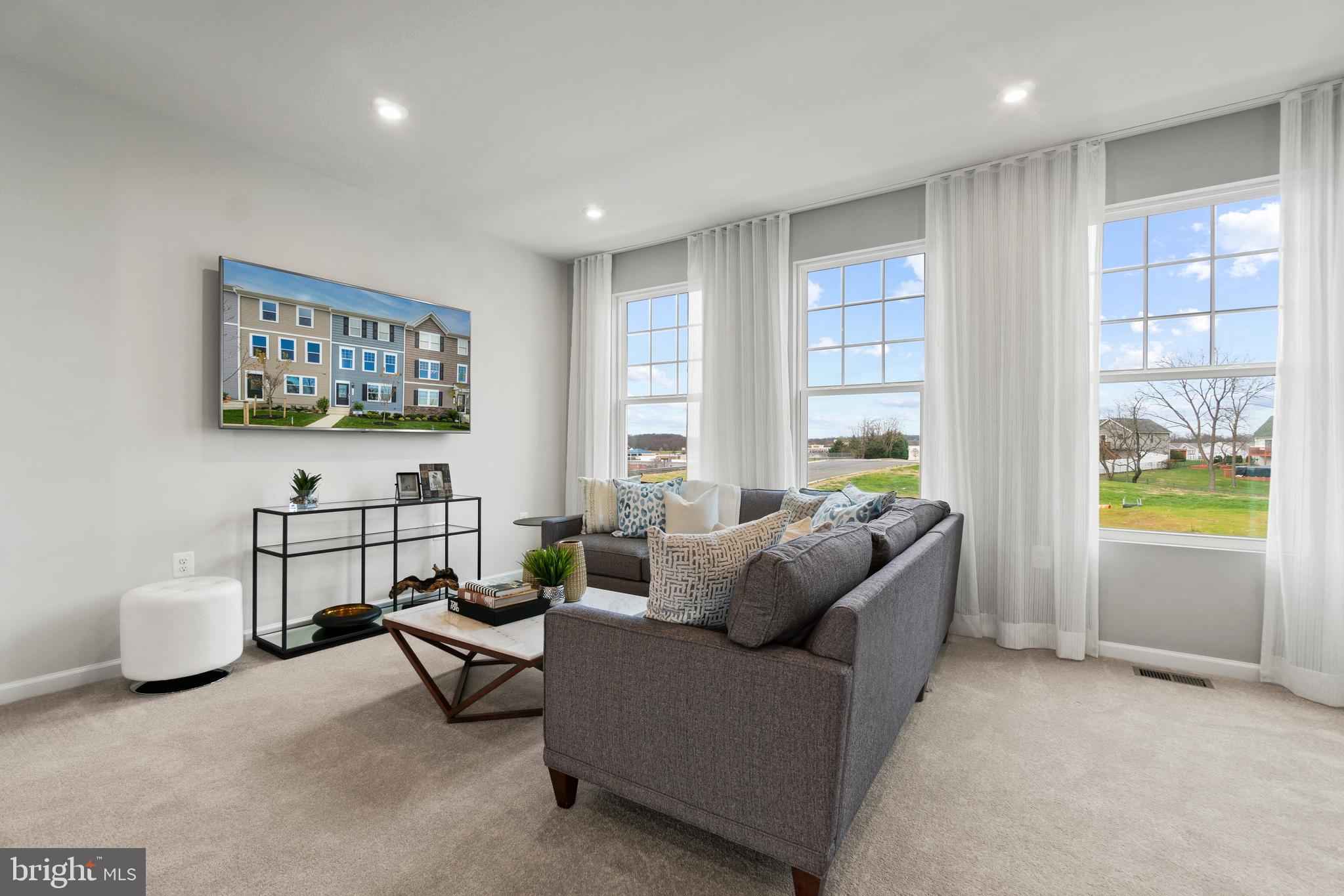 PRESIDENTS POINTE - Residential