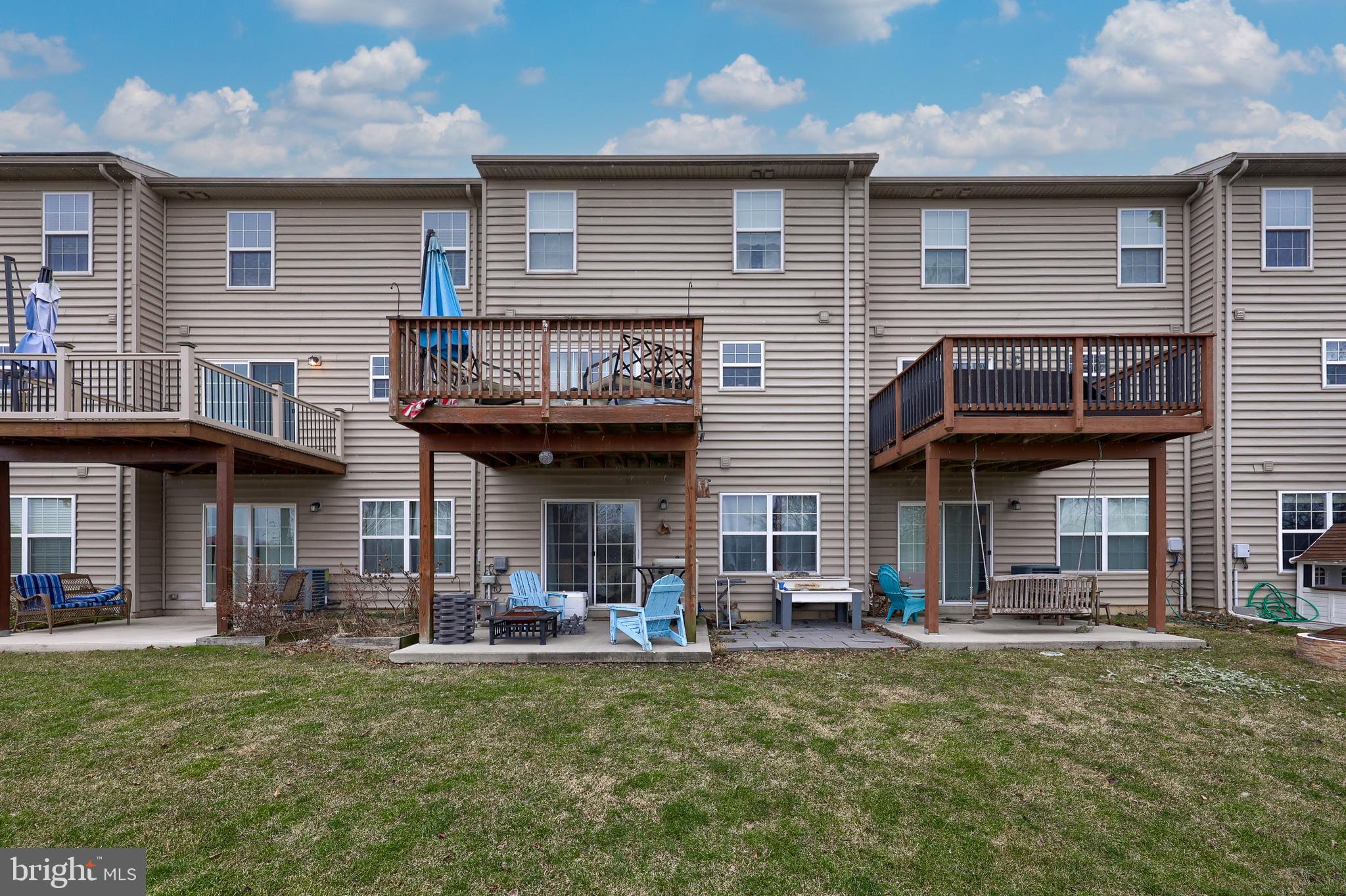 PARKSIDE TOWNHOMES - Residential