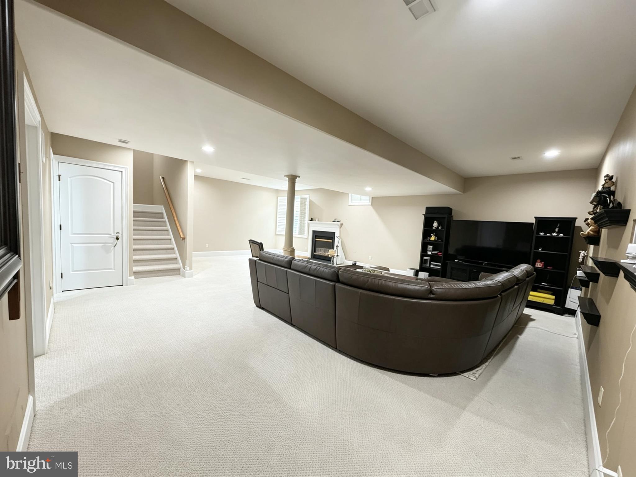 FOXCROFT OF BLUE B - Residential