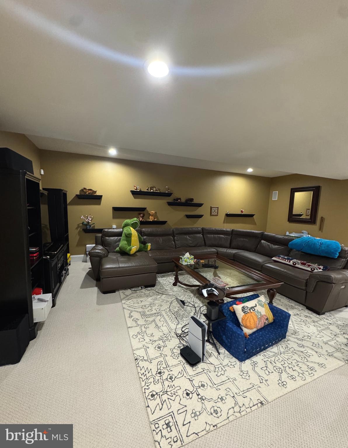 FOXCROFT OF BLUE B - Residential