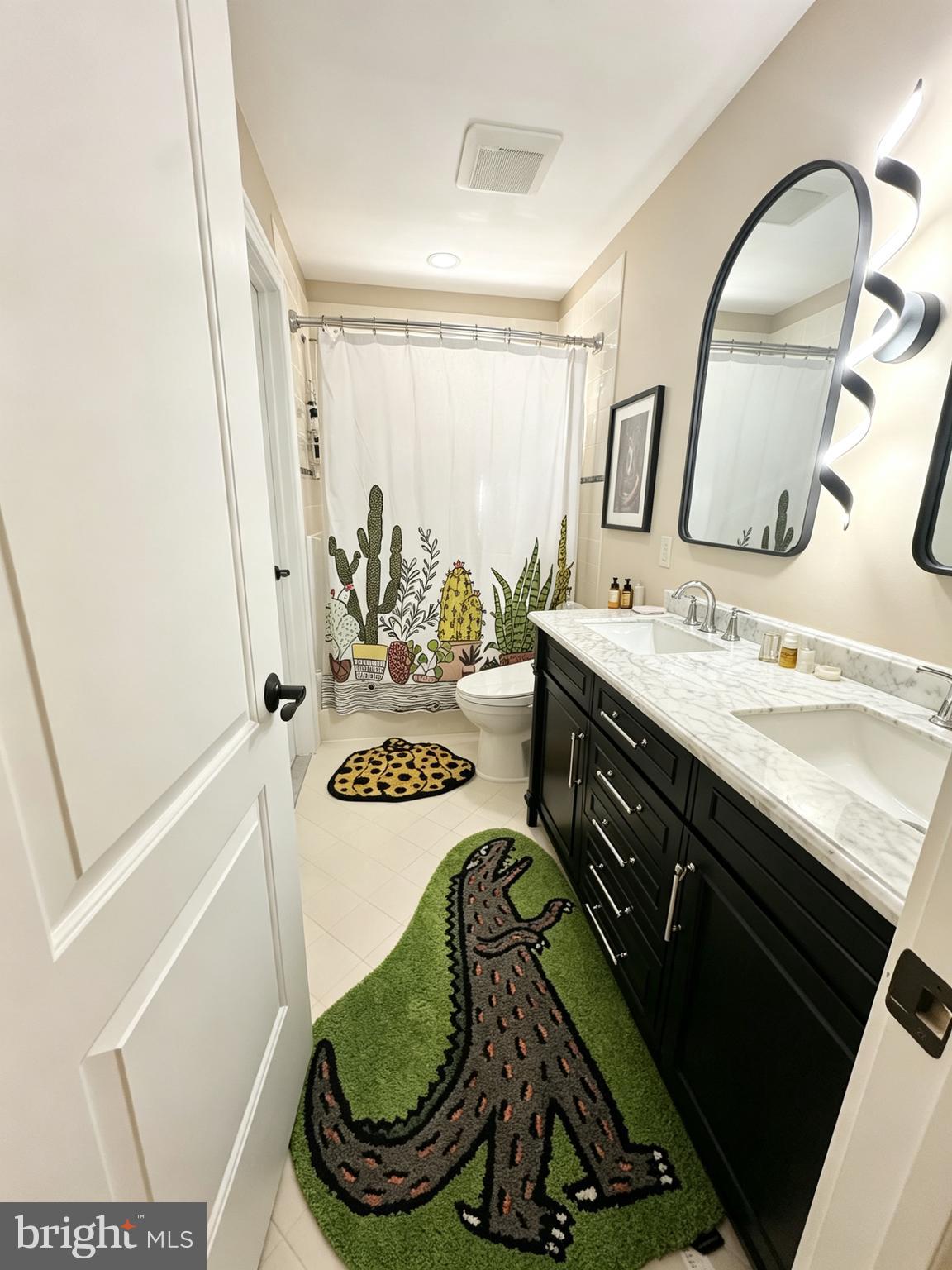 FOXCROFT OF BLUE B - Residential