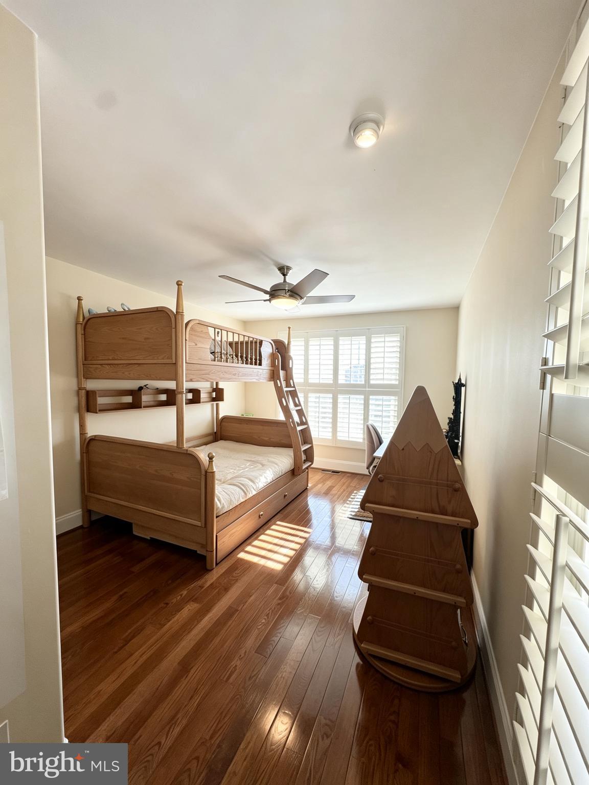 FOXCROFT OF BLUE B - Residential