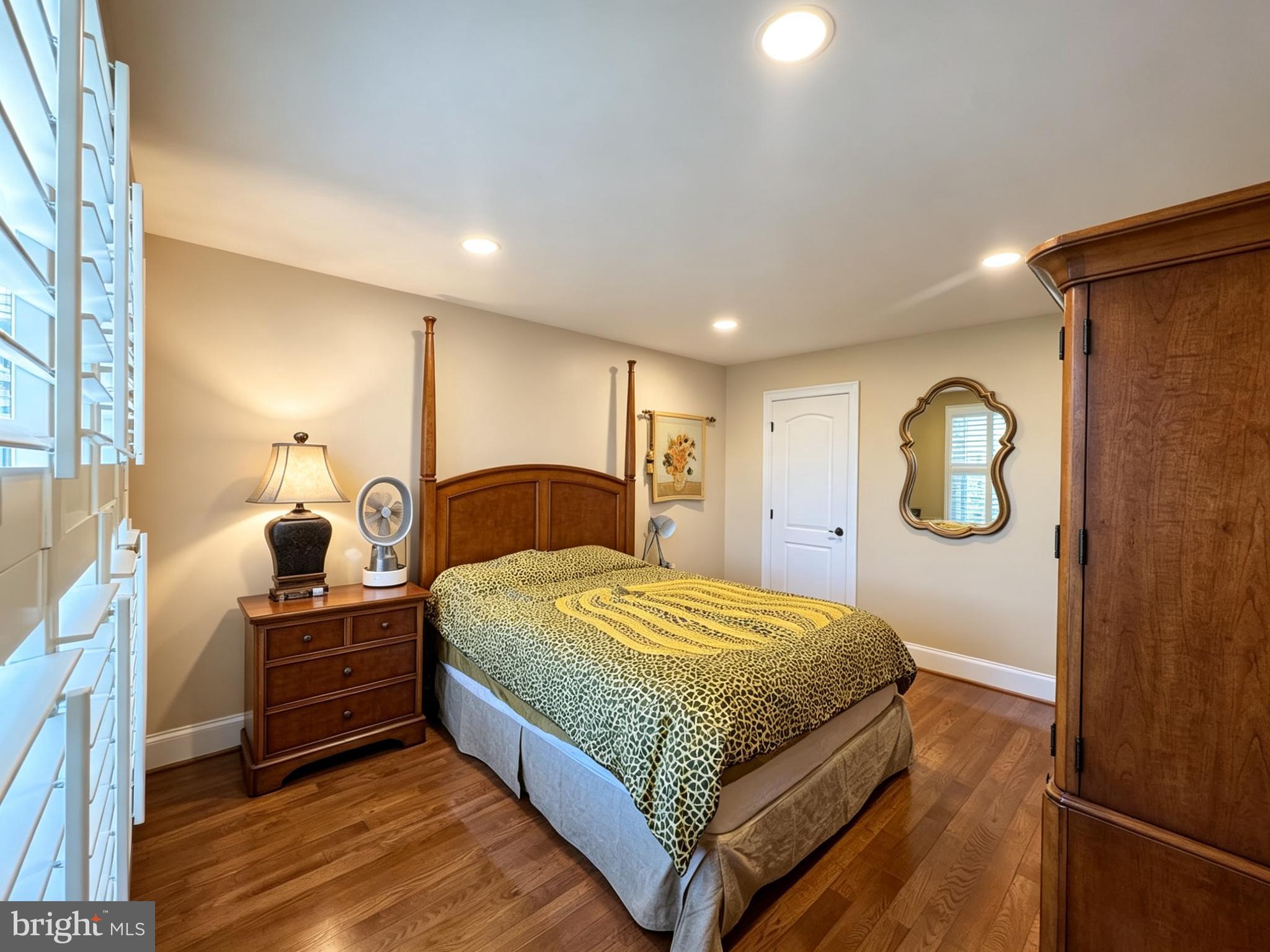 FOXCROFT OF BLUE B - Residential