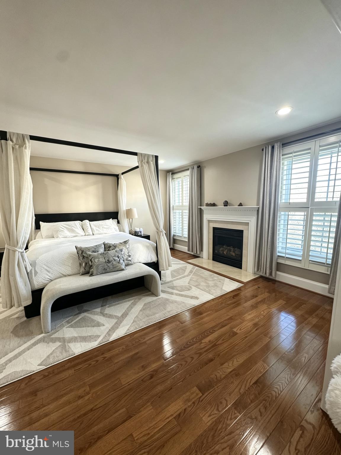 FOXCROFT OF BLUE B - Residential