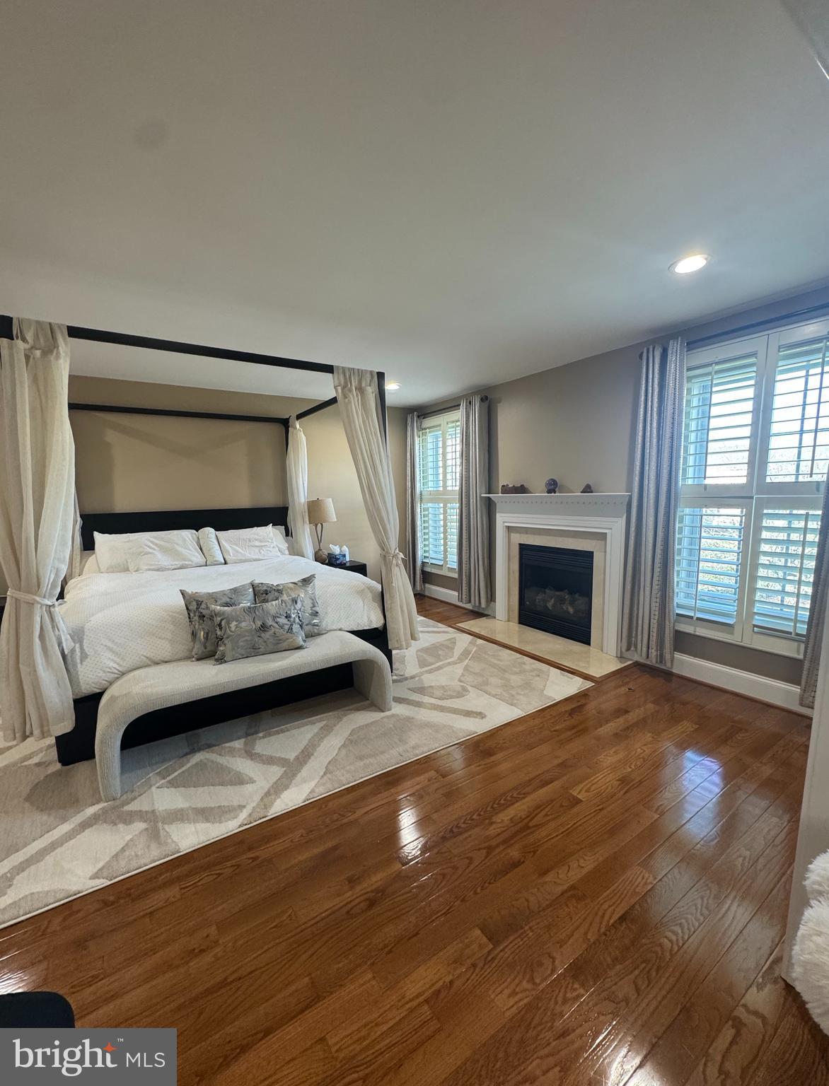 FOXCROFT OF BLUE B - Residential