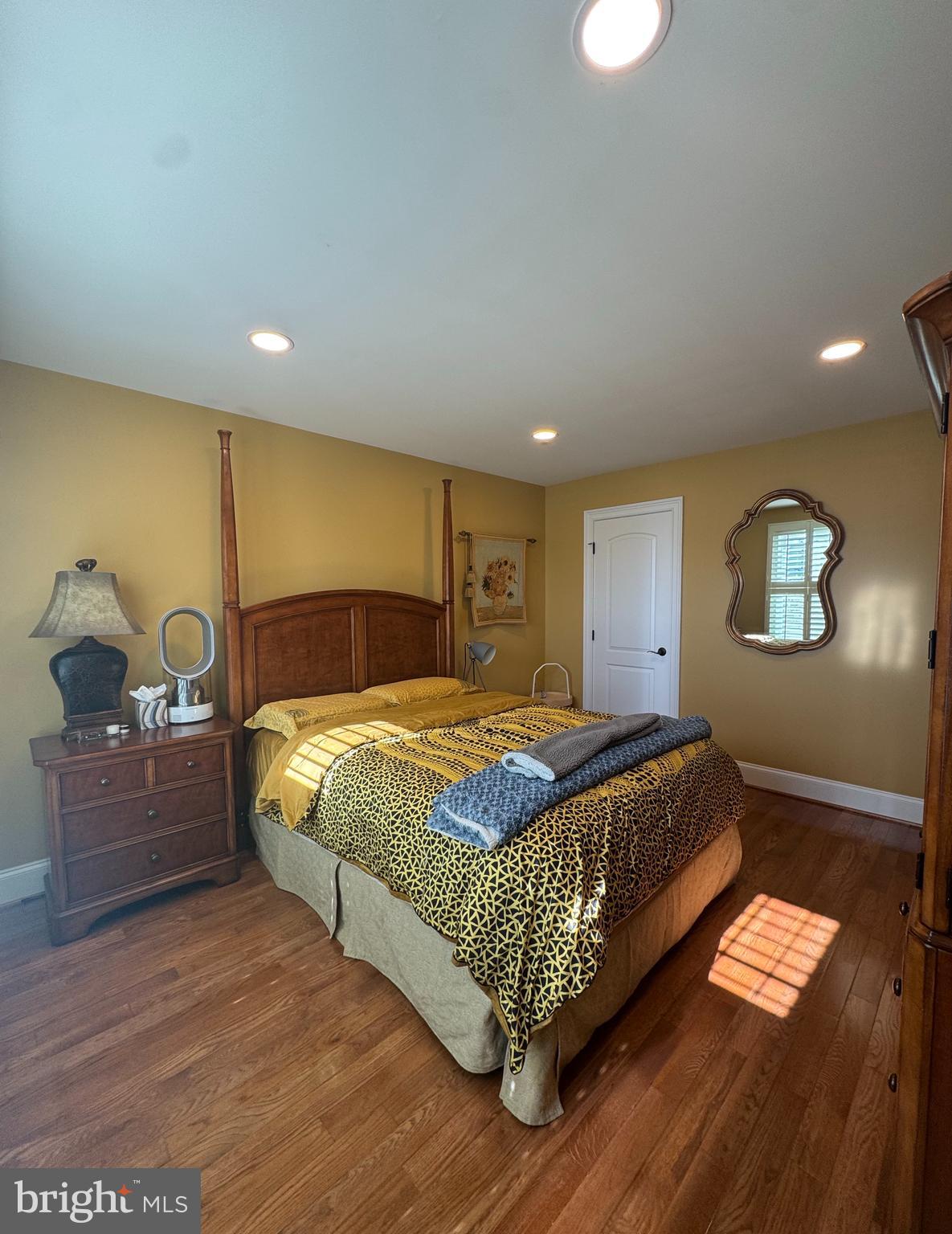 FOXCROFT OF BLUE B - Residential