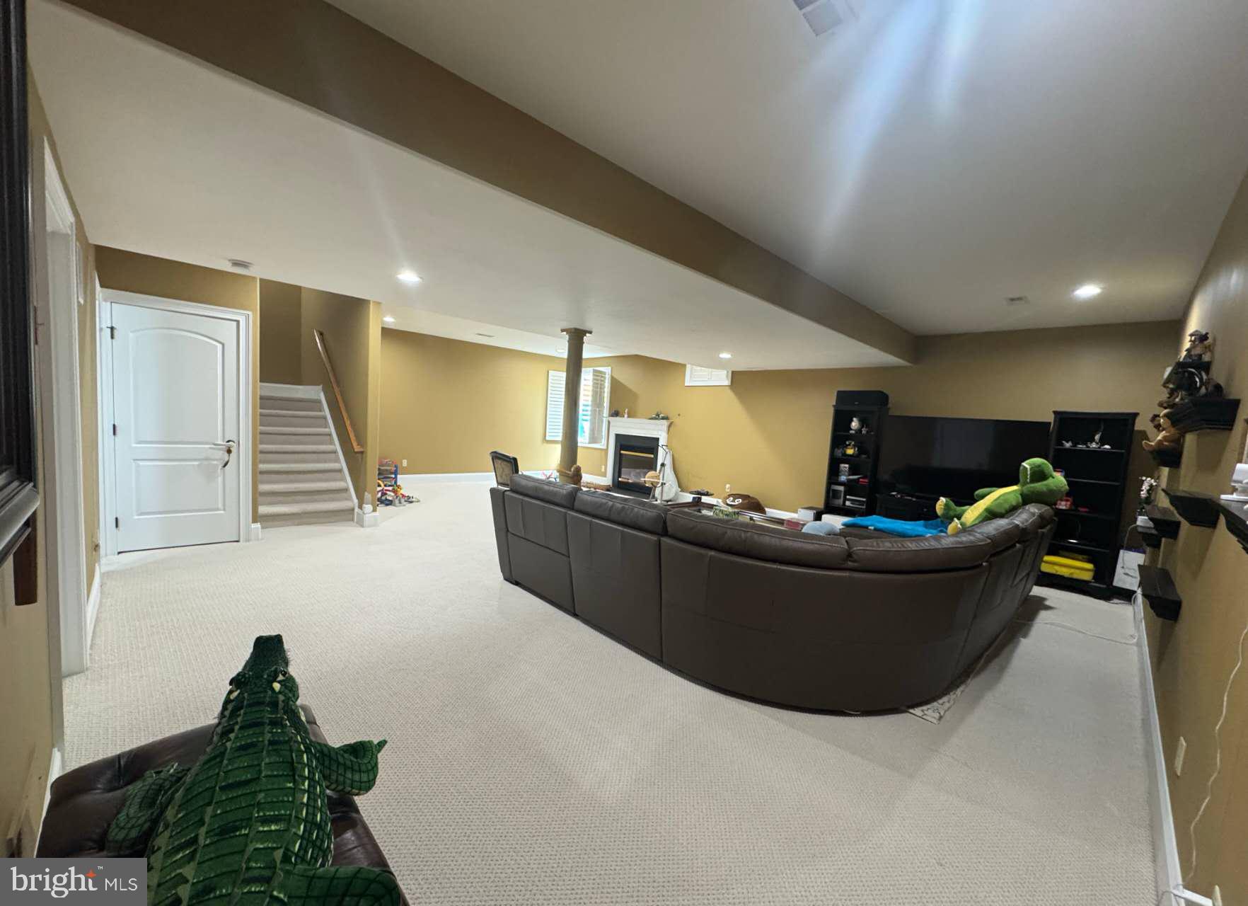 FOXCROFT OF BLUE B - Residential