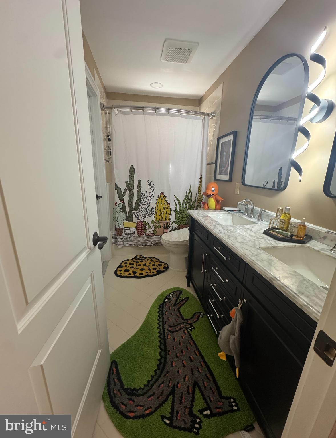FOXCROFT OF BLUE B - Residential