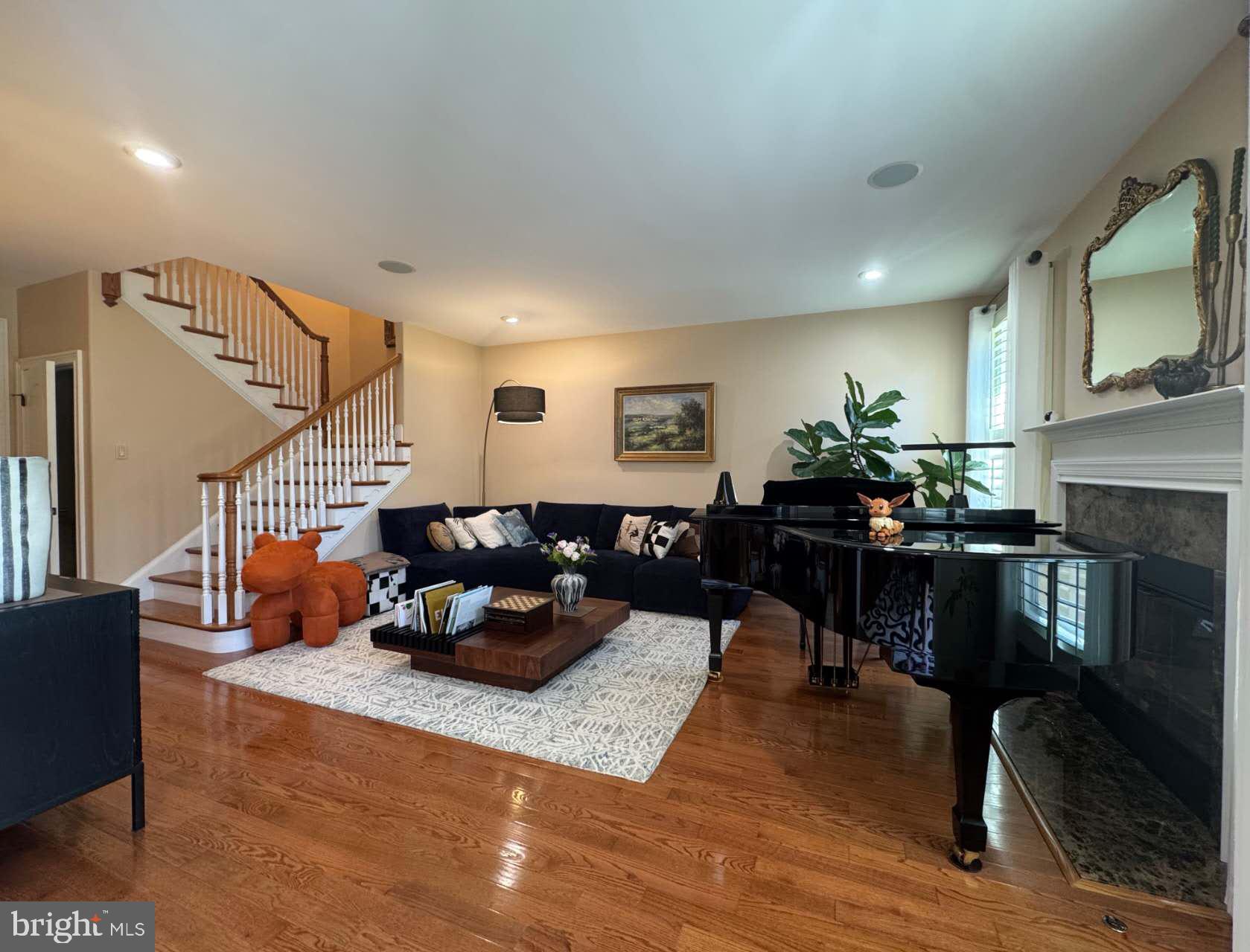 FOXCROFT OF BLUE B - Residential