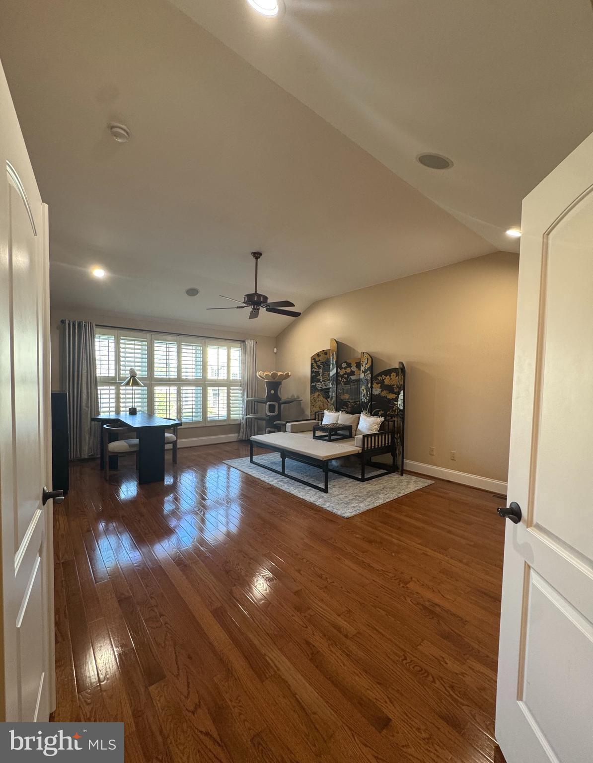 FOXCROFT OF BLUE B - Residential