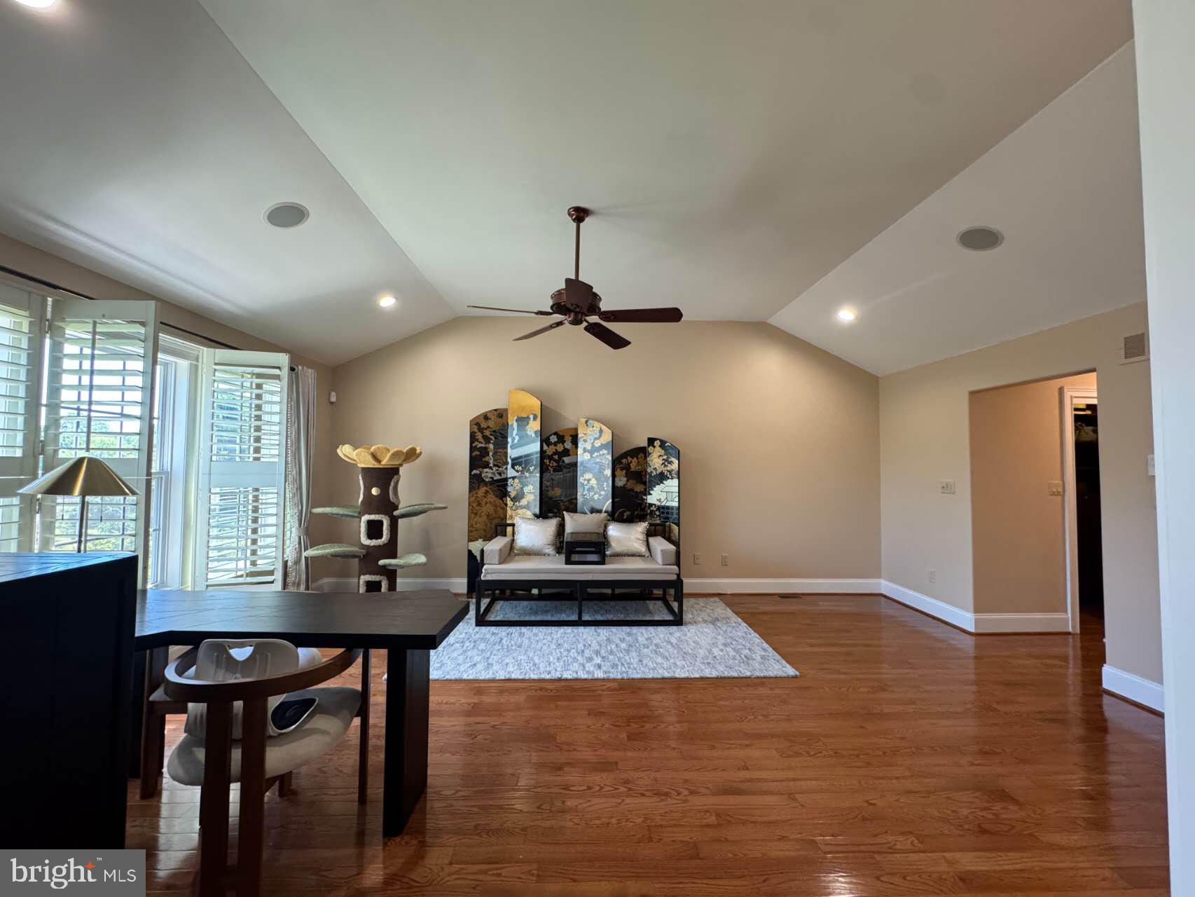 FOXCROFT OF BLUE B - Residential