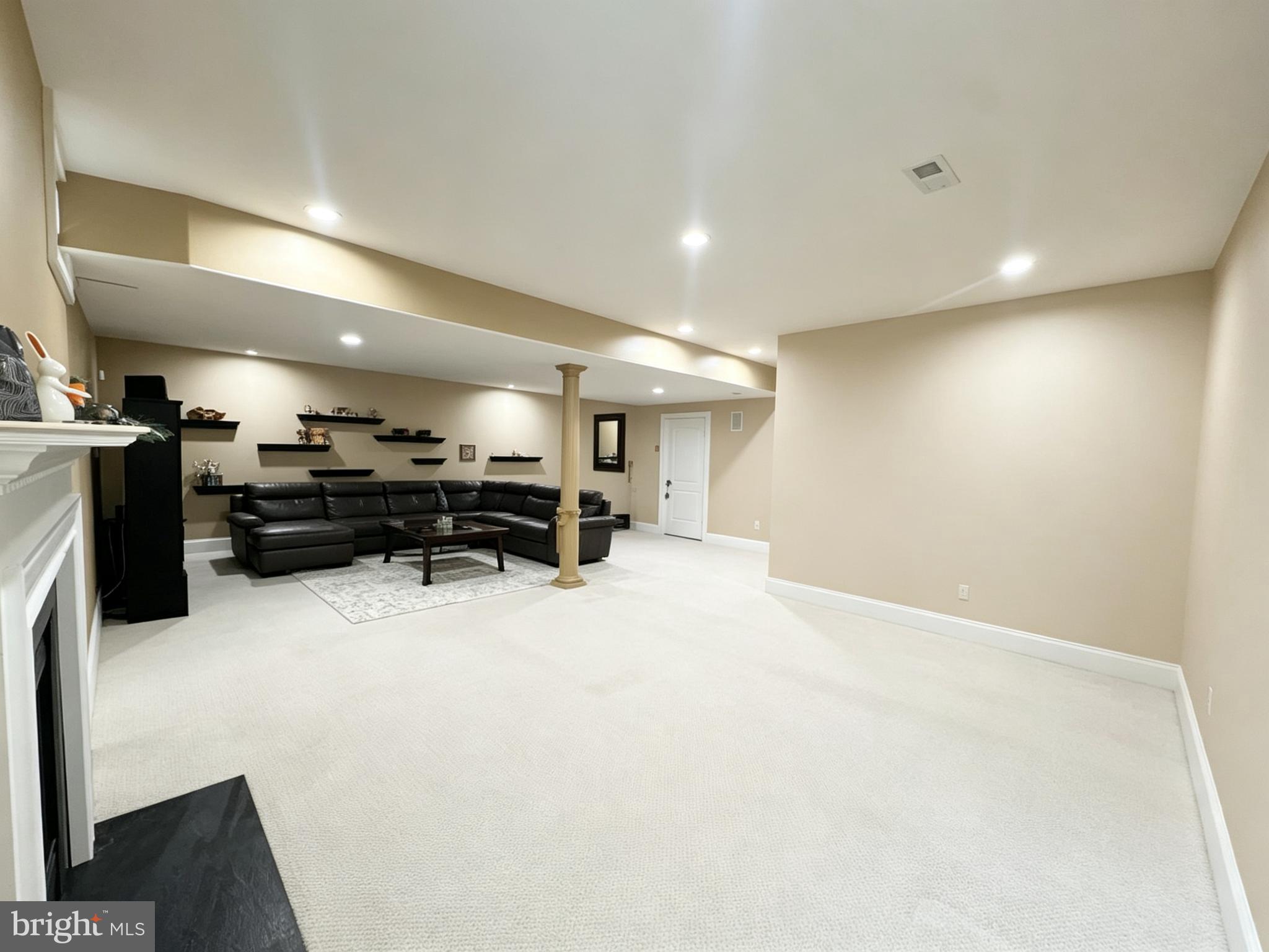FOXCROFT OF BLUE B - Residential