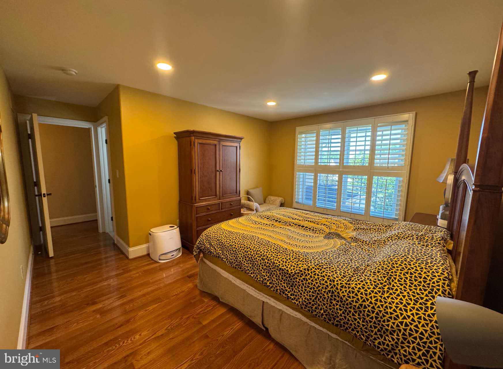 FOXCROFT OF BLUE B - Residential