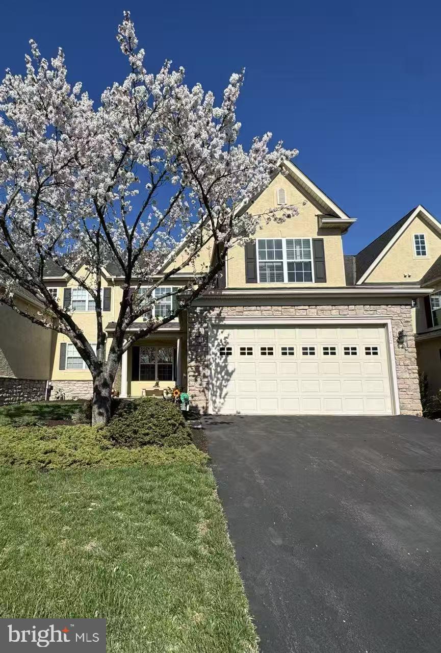 FOXCROFT OF BLUE B - Residential