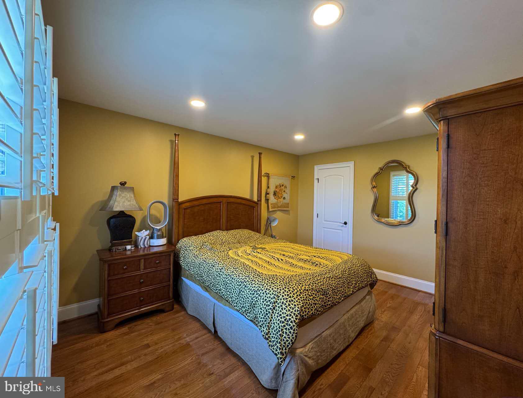 FOXCROFT OF BLUE B - Residential