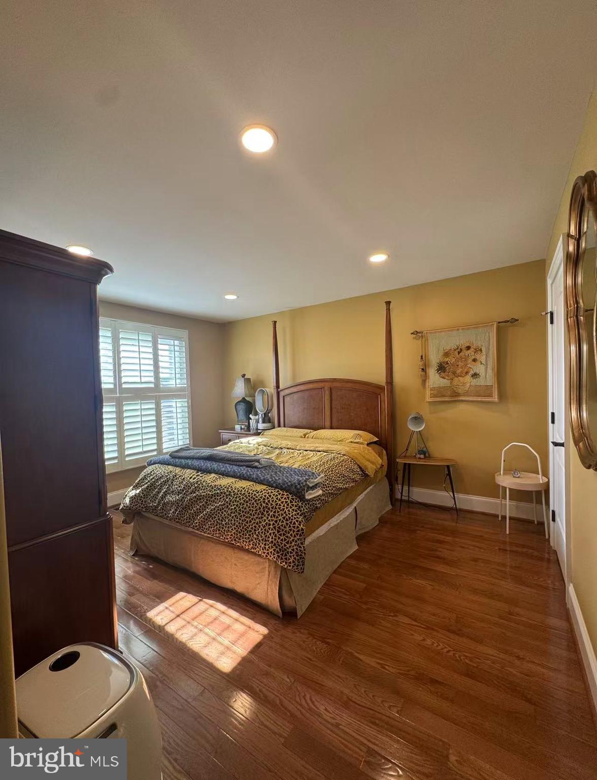 FOXCROFT OF BLUE B - Residential