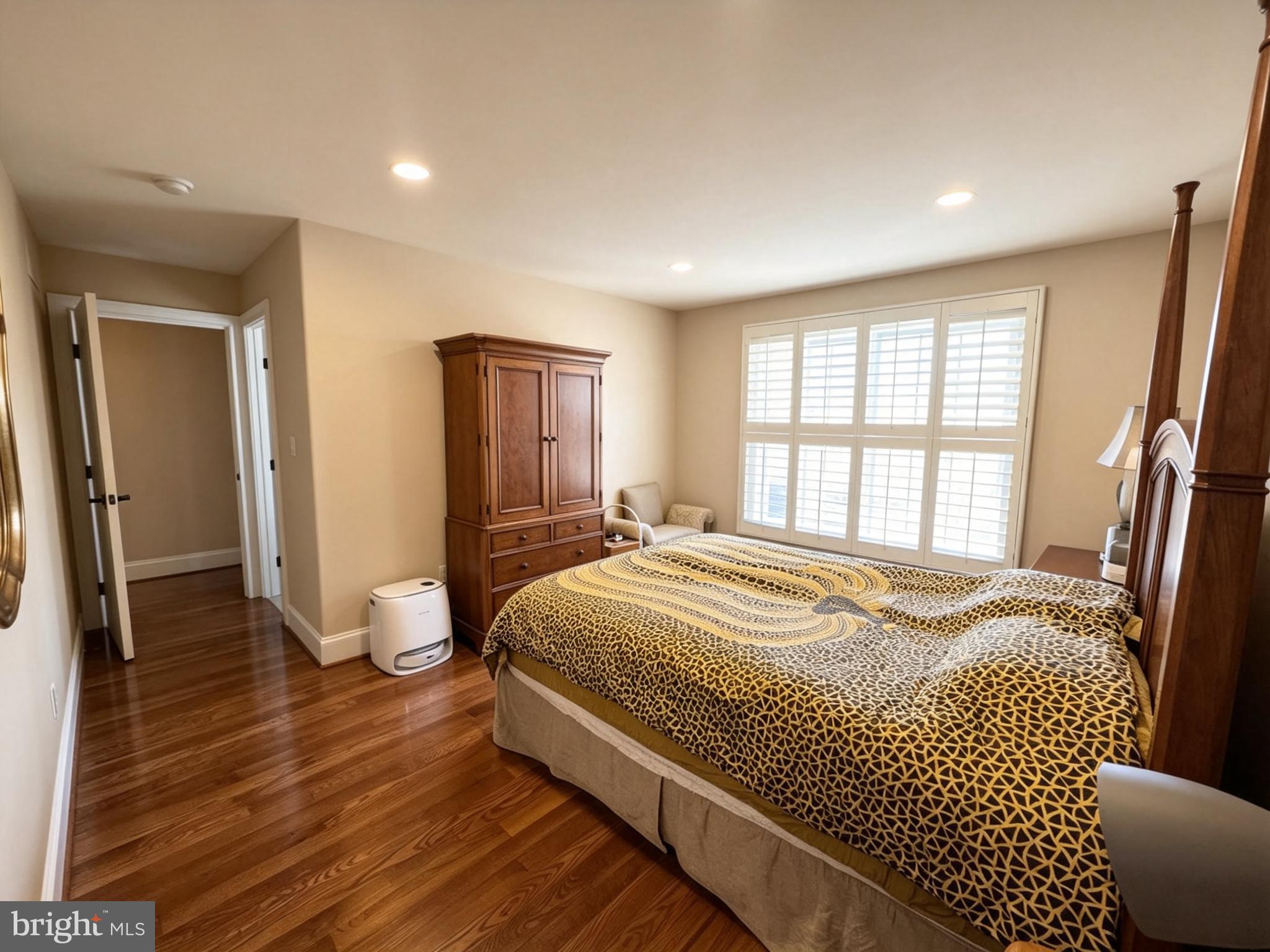 FOXCROFT OF BLUE B - Residential