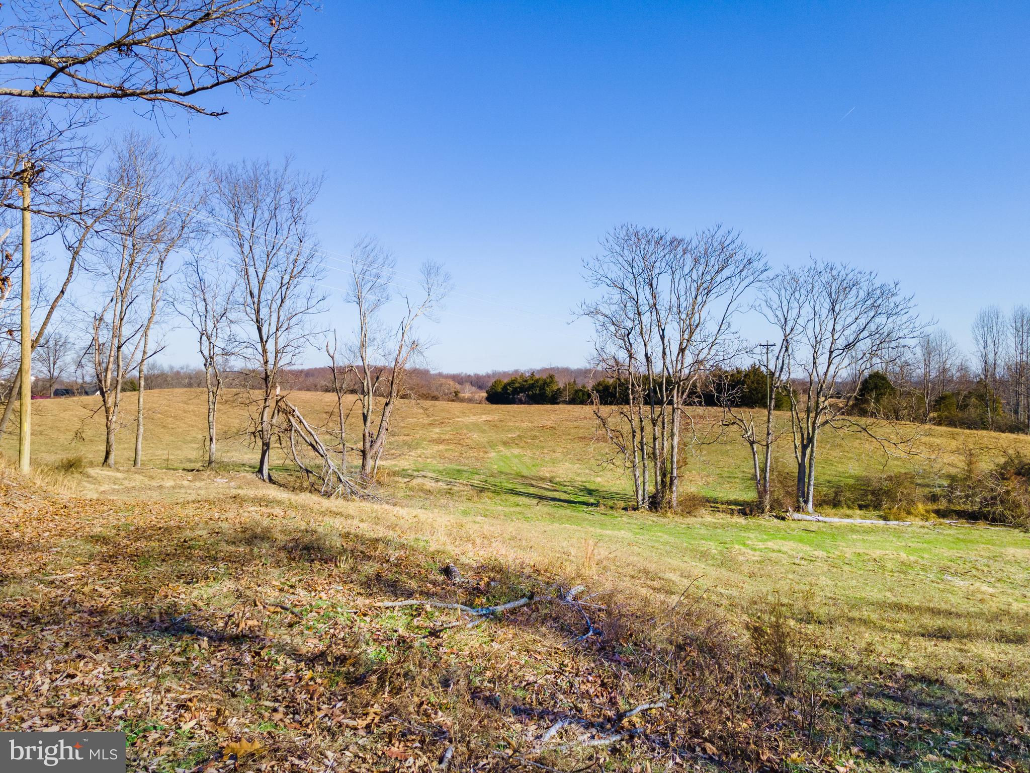 MARSHALL, VA - Land