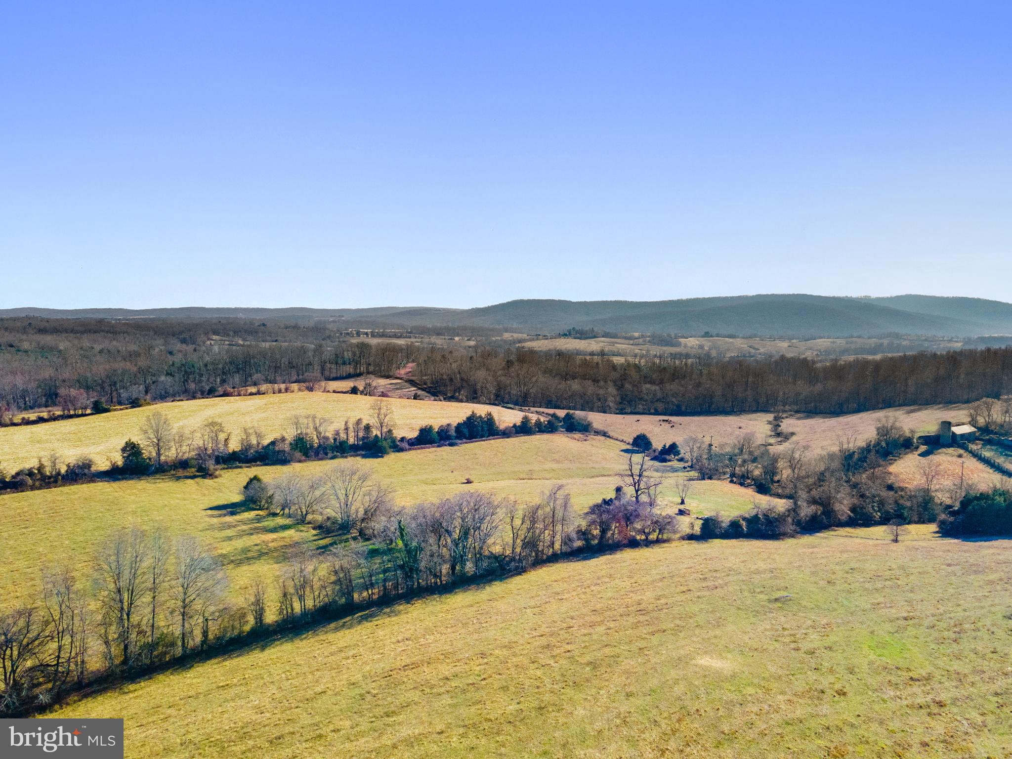 MARSHALL, VA - Land