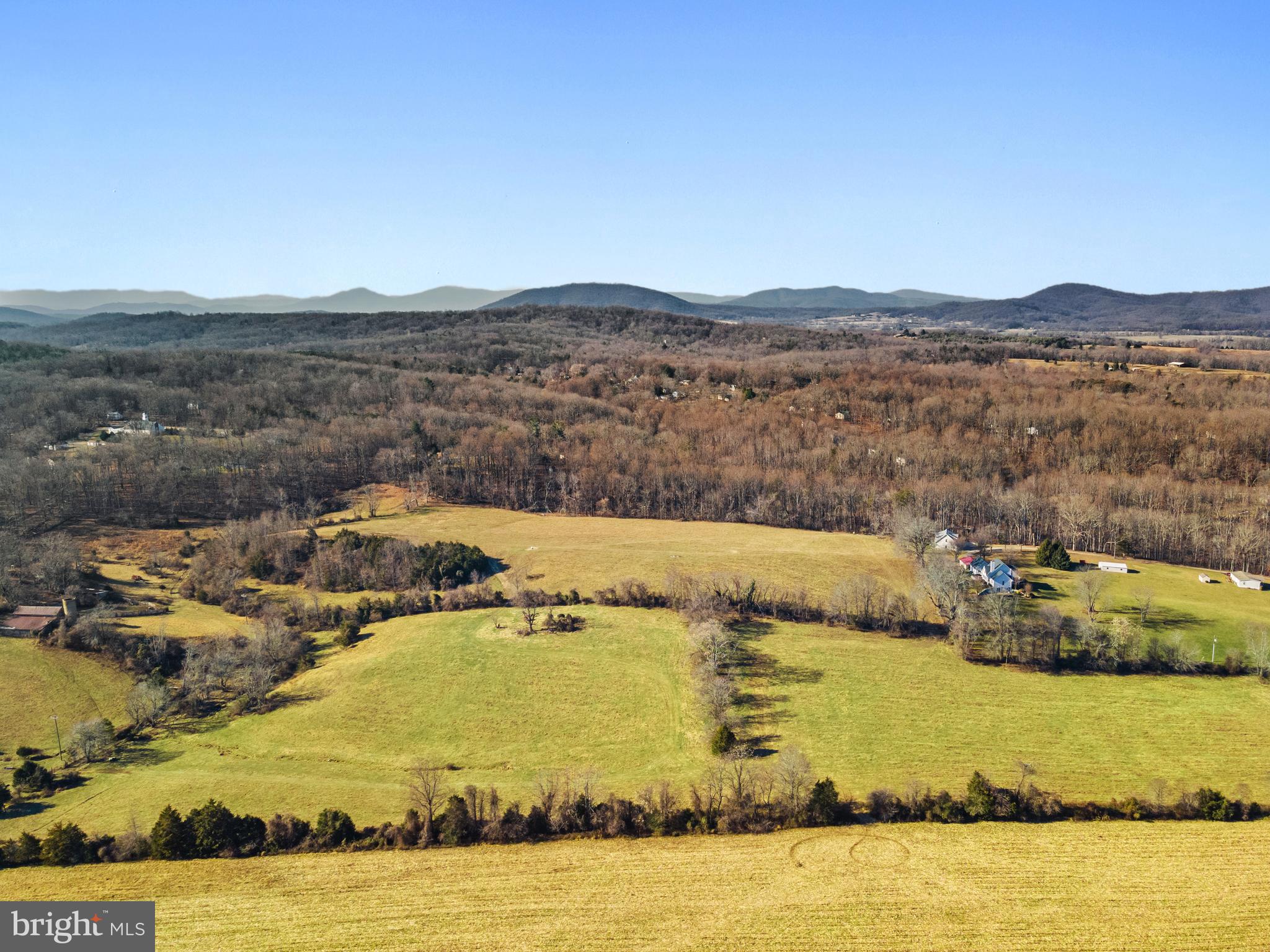 MARSHALL, VA - Land