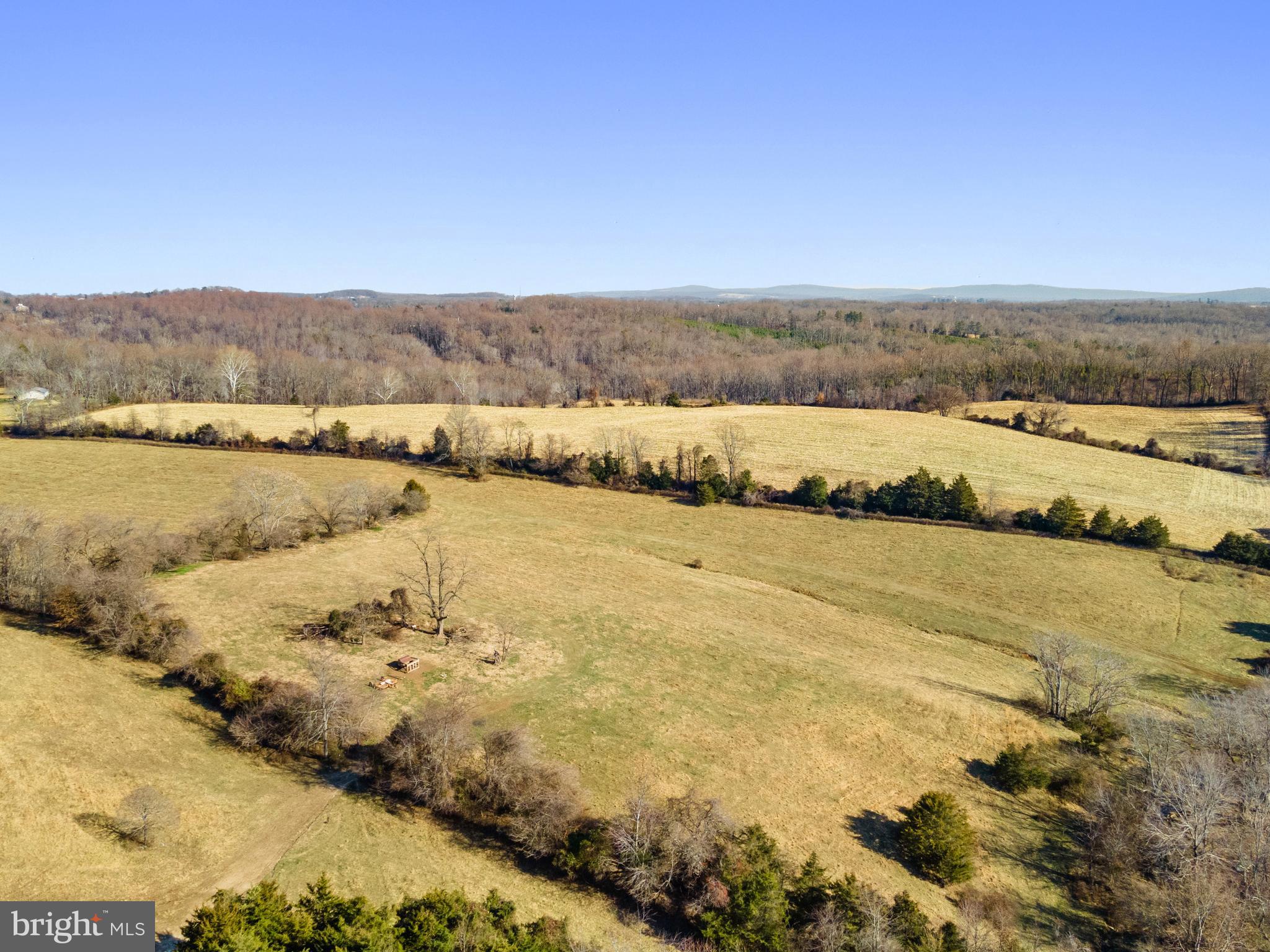 MARSHALL, VA - Land