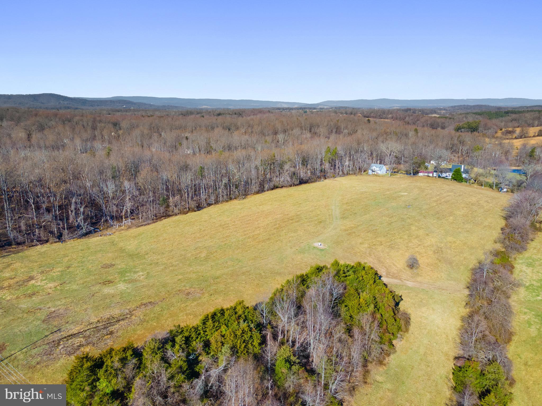 MARSHALL, VA - Land