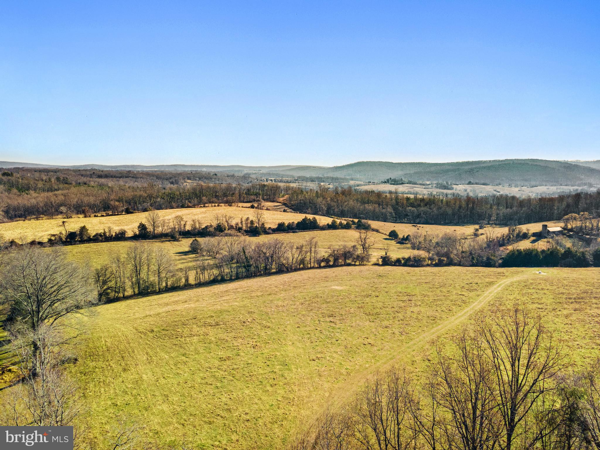 MARSHALL, VA - Land