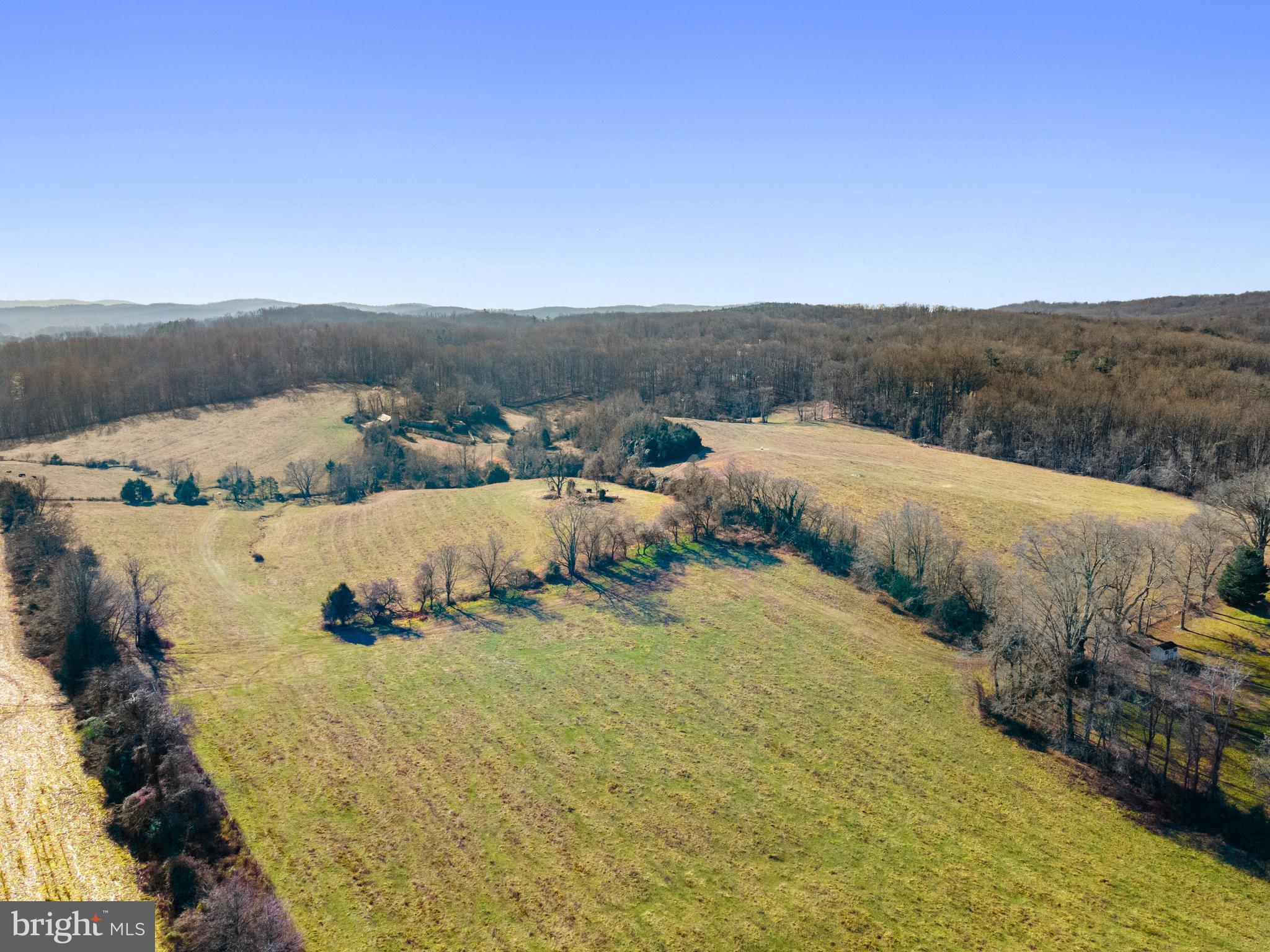 MARSHALL, VA - Land