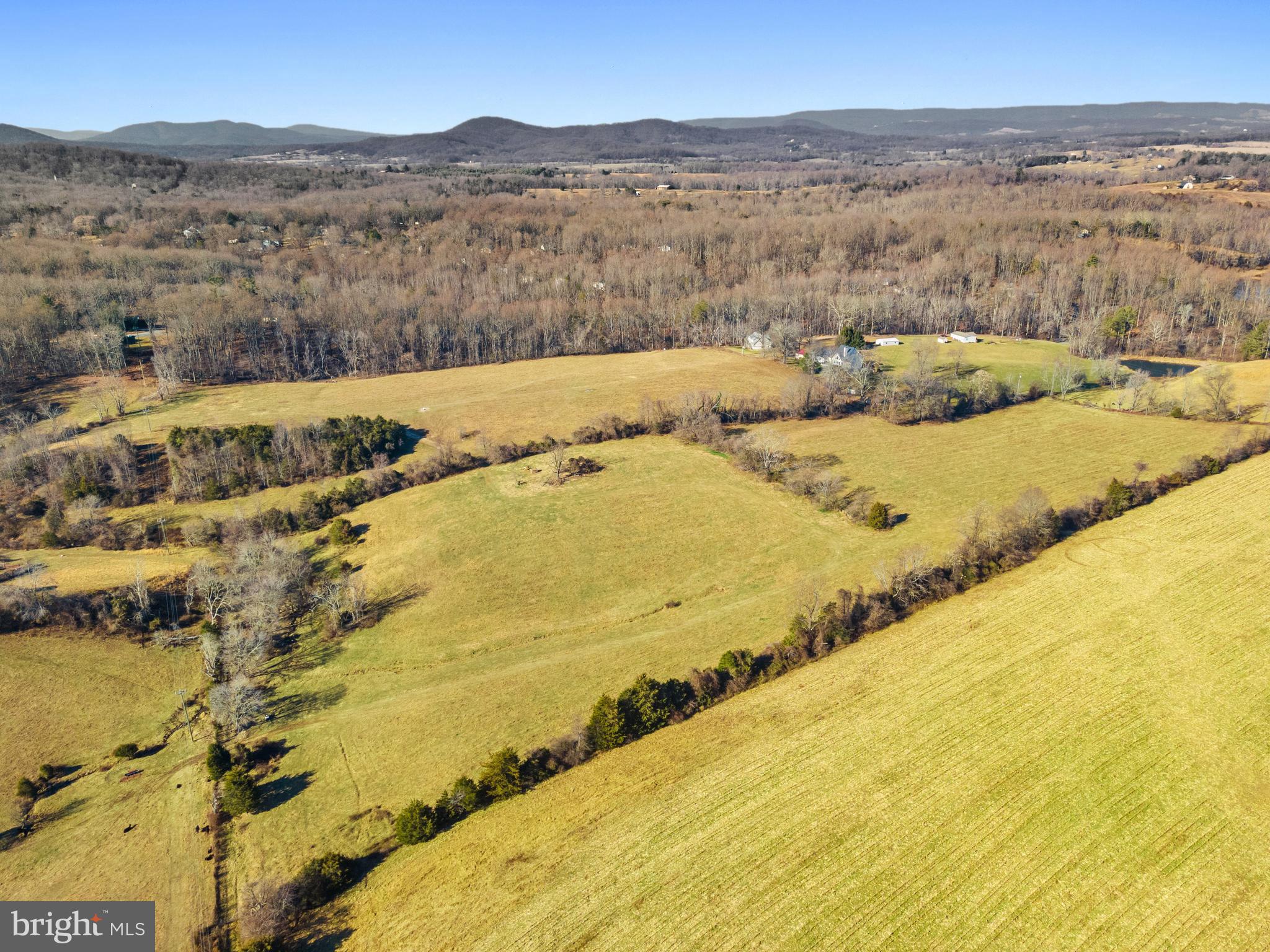MARSHALL, VA - Land