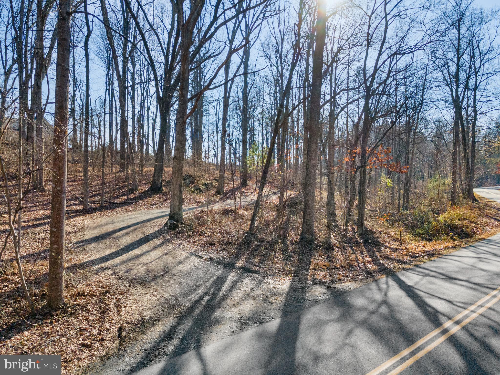 MARSHALL, VA - Land
