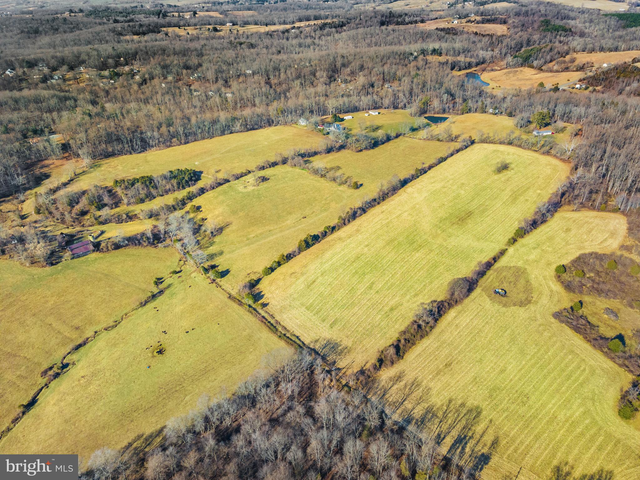 MARSHALL, VA - Land