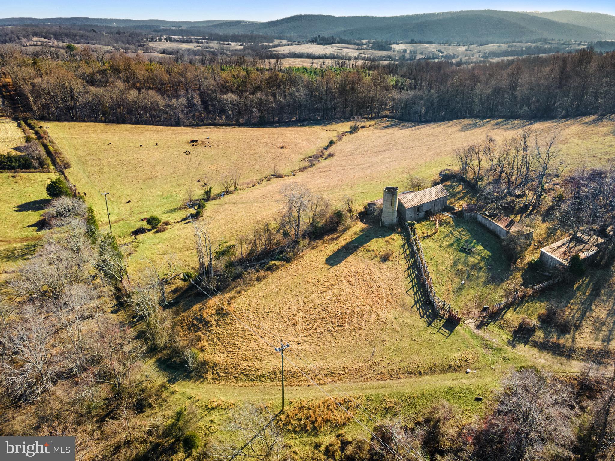 MARSHALL, VA - Land