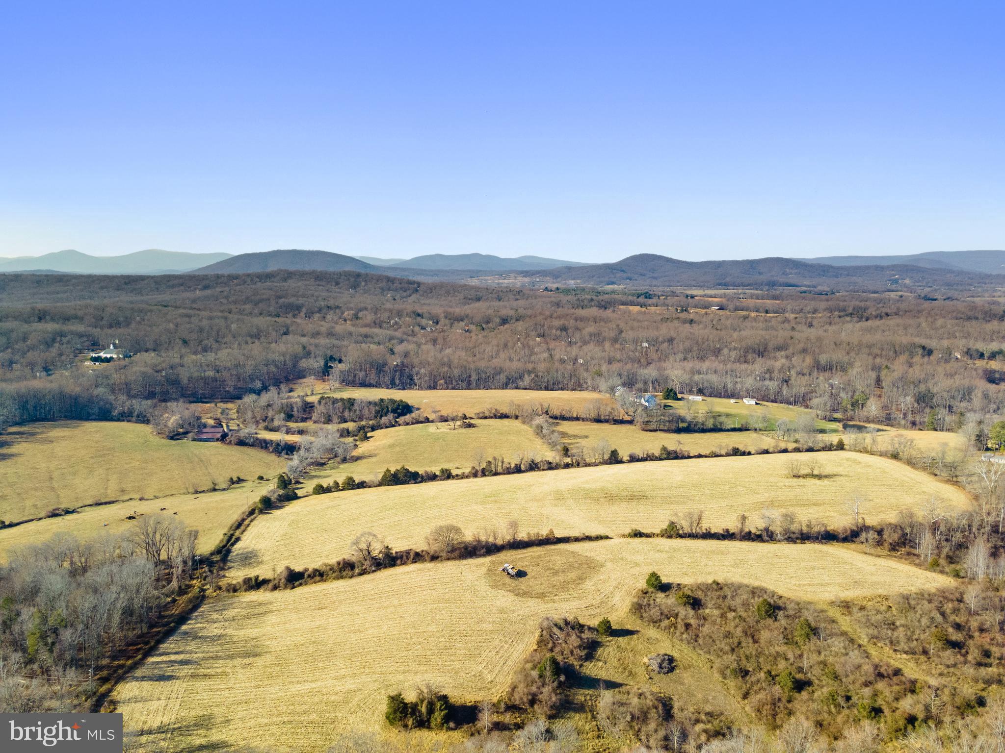 MARSHALL, VA - Land
