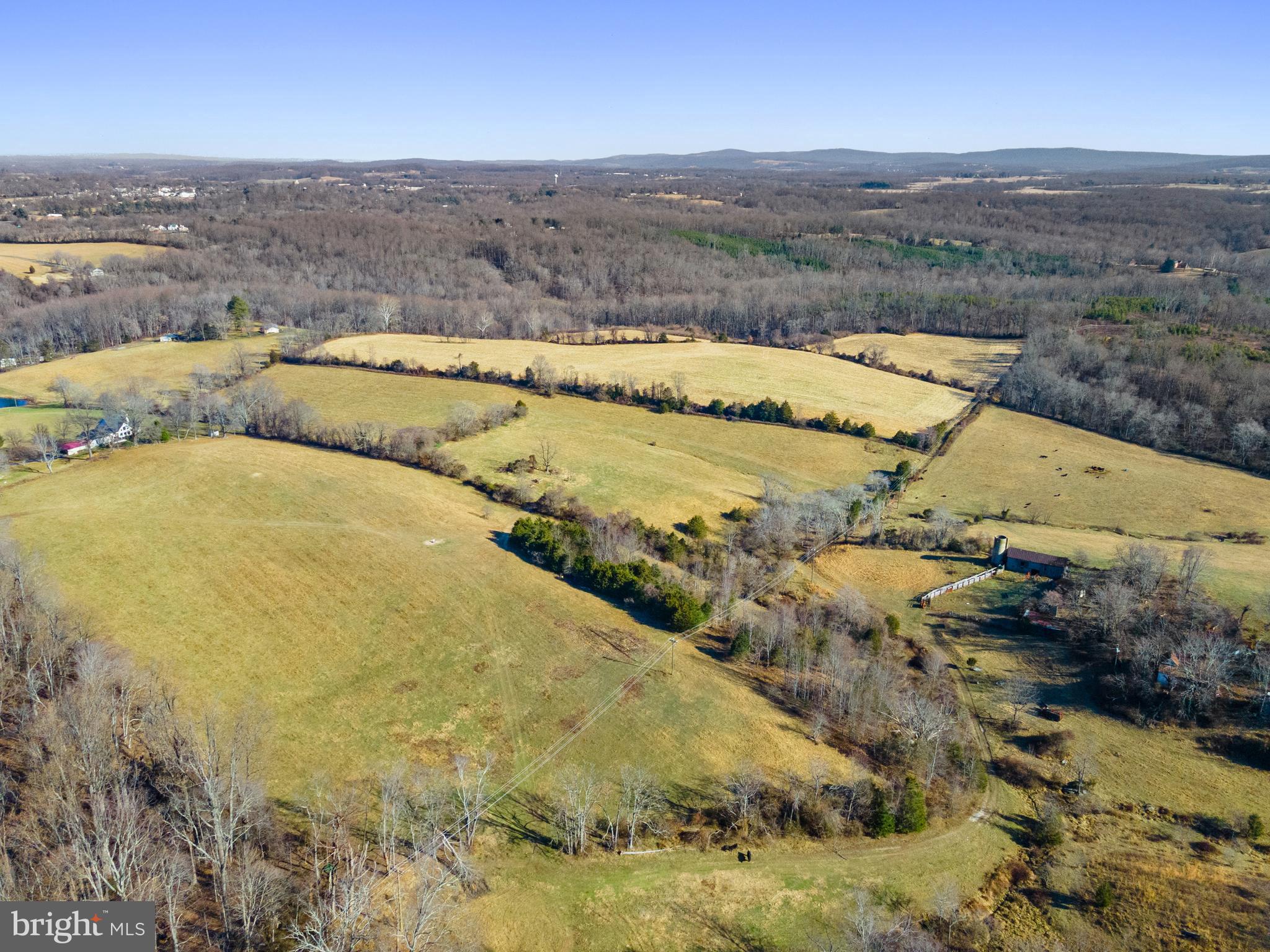 MARSHALL, VA - Land