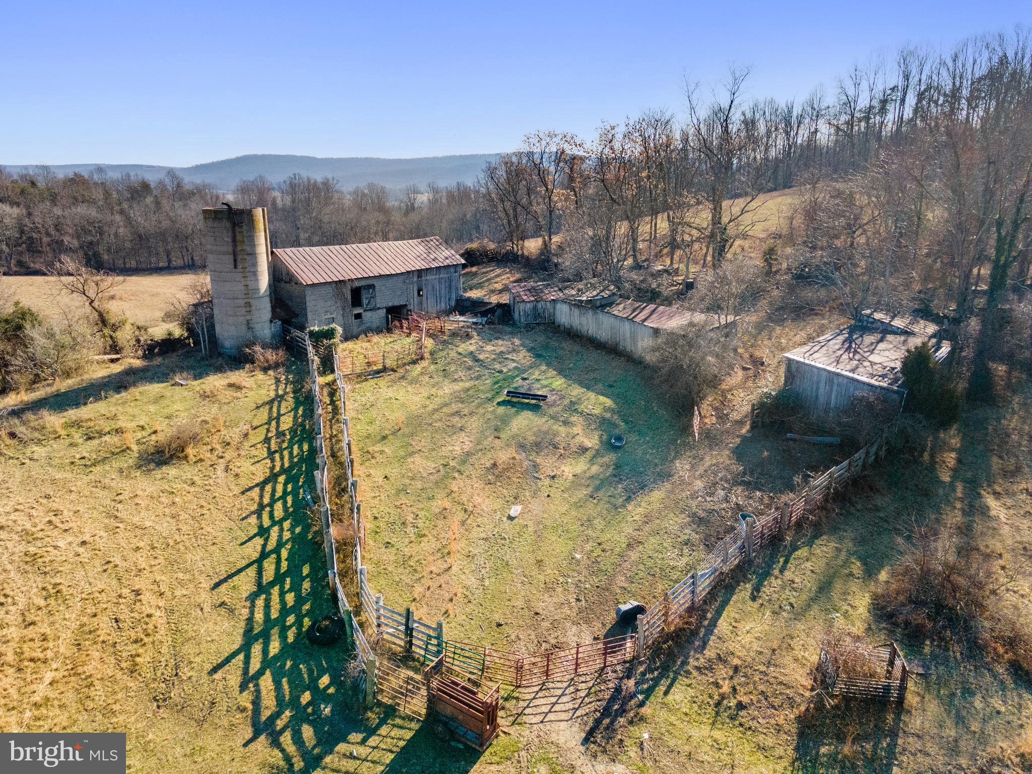 MARSHALL, VA - Land