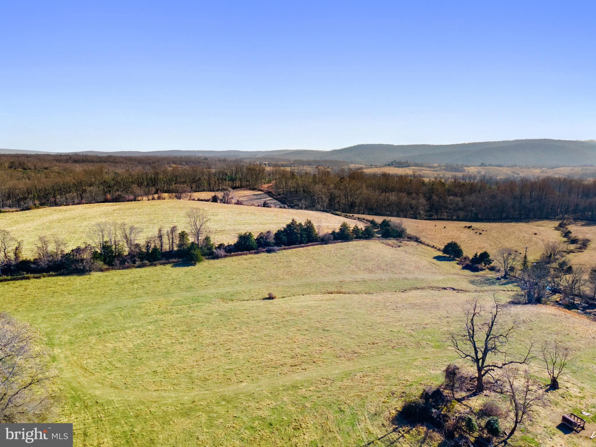 MARSHALL, VA - Land