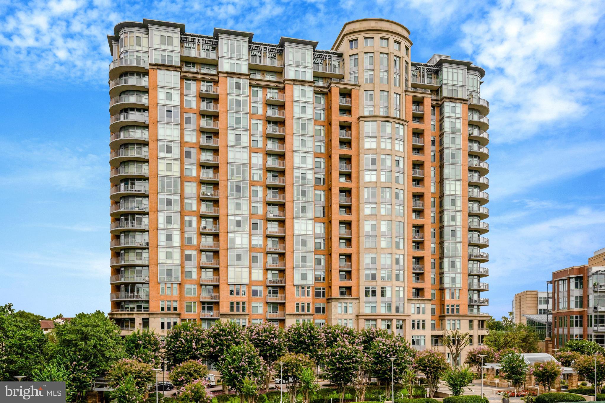ONE PARK CREST CONDOMINIUM - Residential
